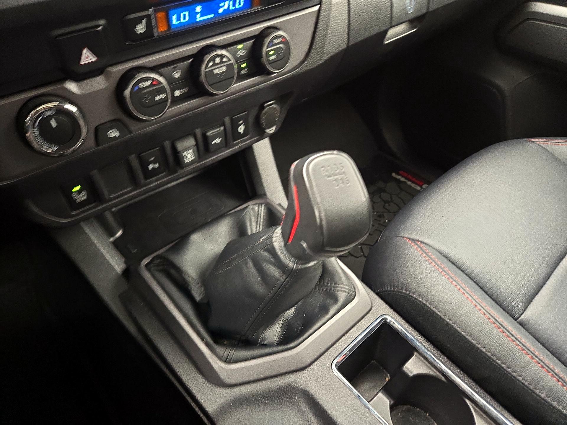 Thumbnail: 2022 Toyota Tacoma - 18