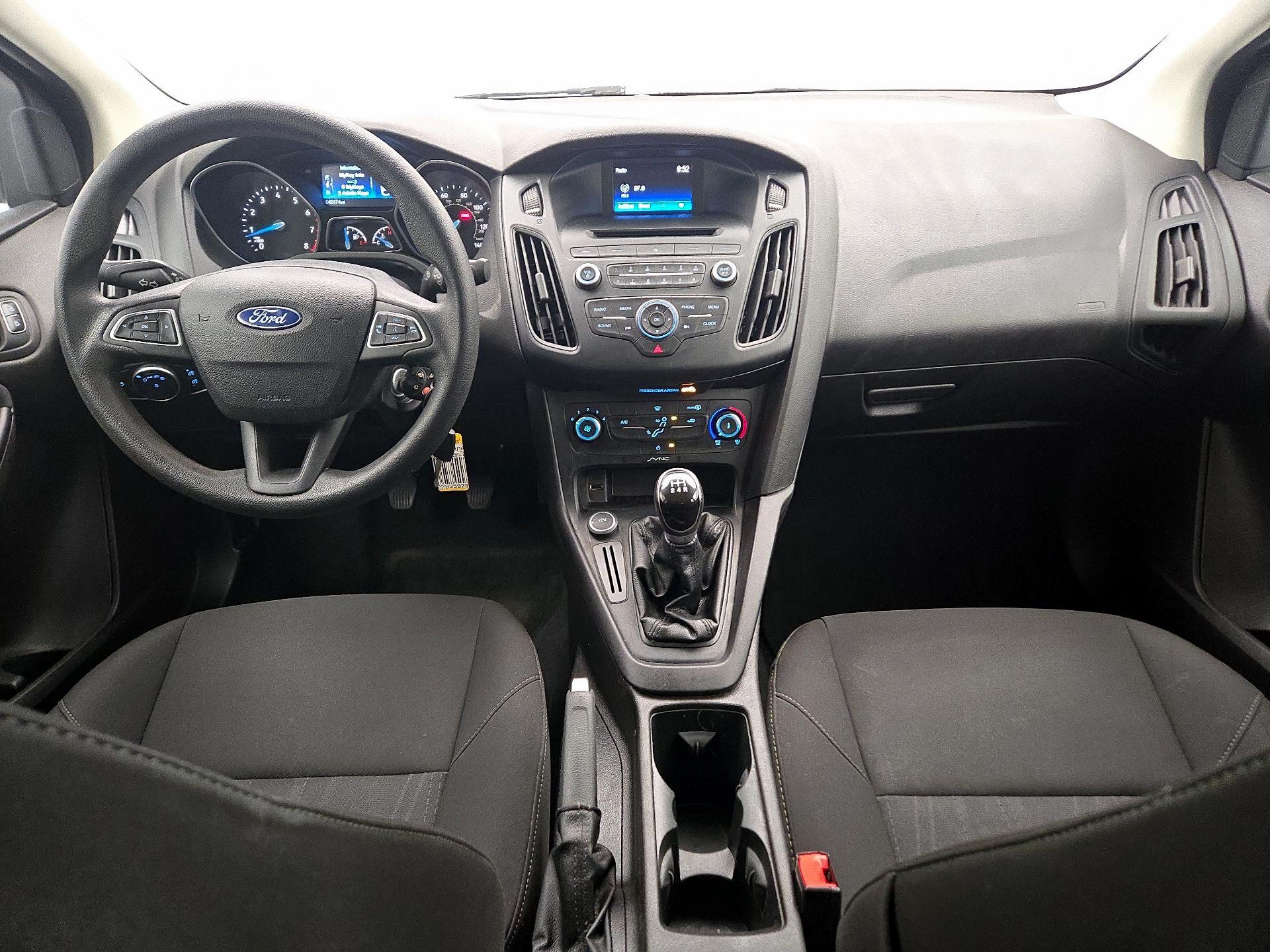 Thumbnail: 2016 Ford Focus - 9