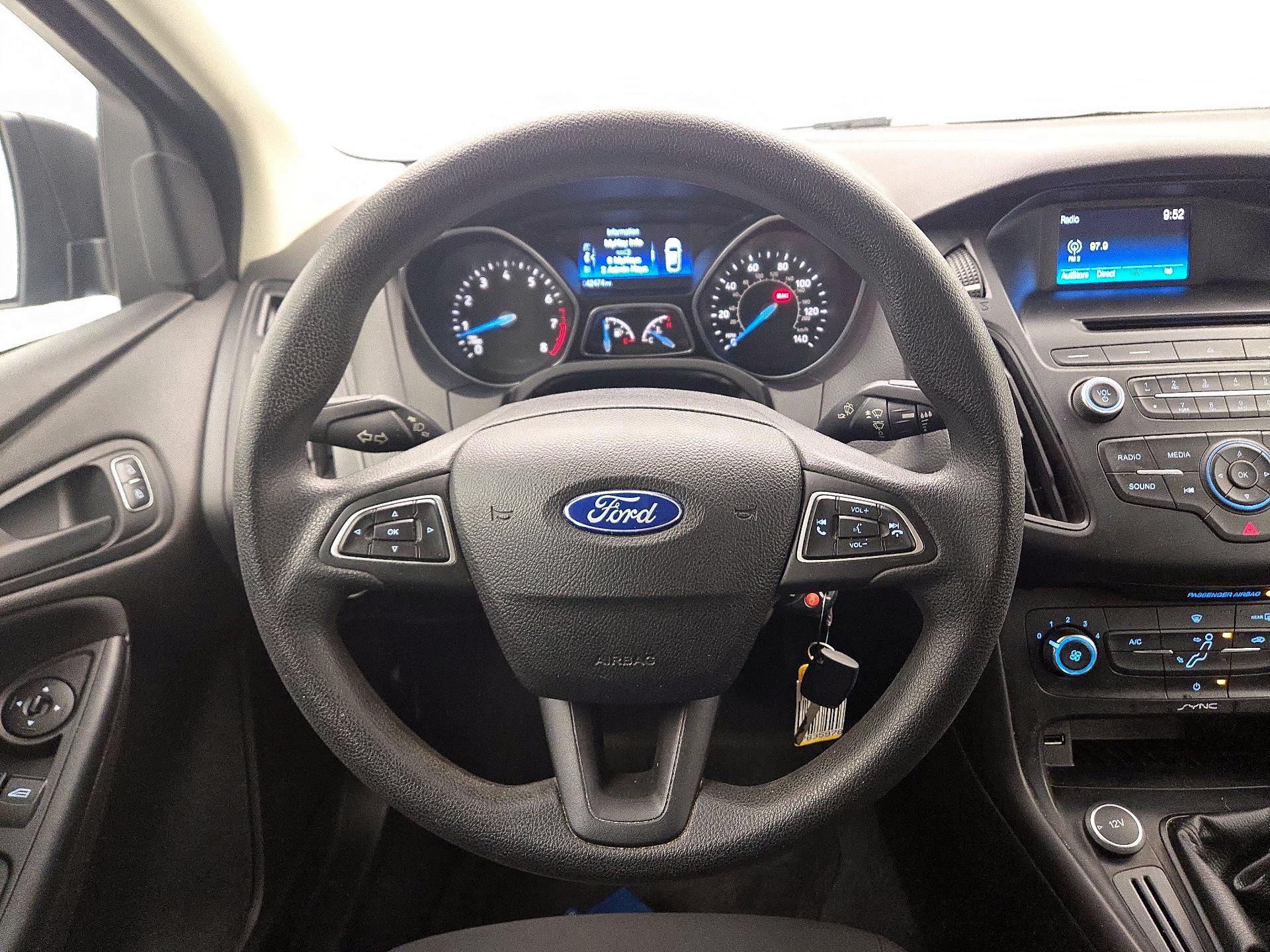 Thumbnail: 2016 Ford Focus - 10