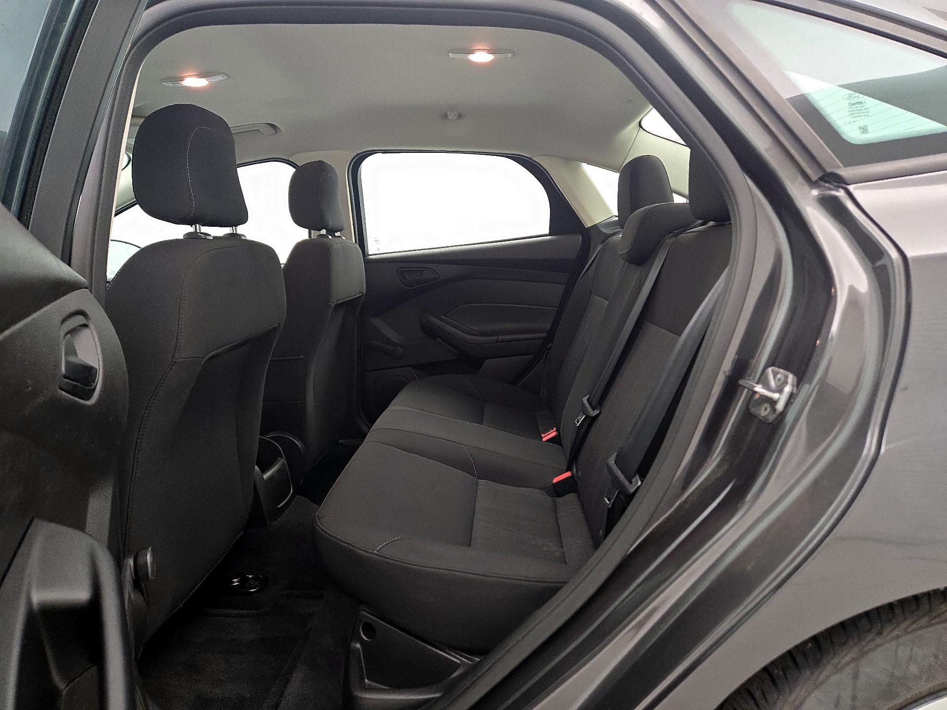 Thumbnail: 2016 Ford Focus - 19