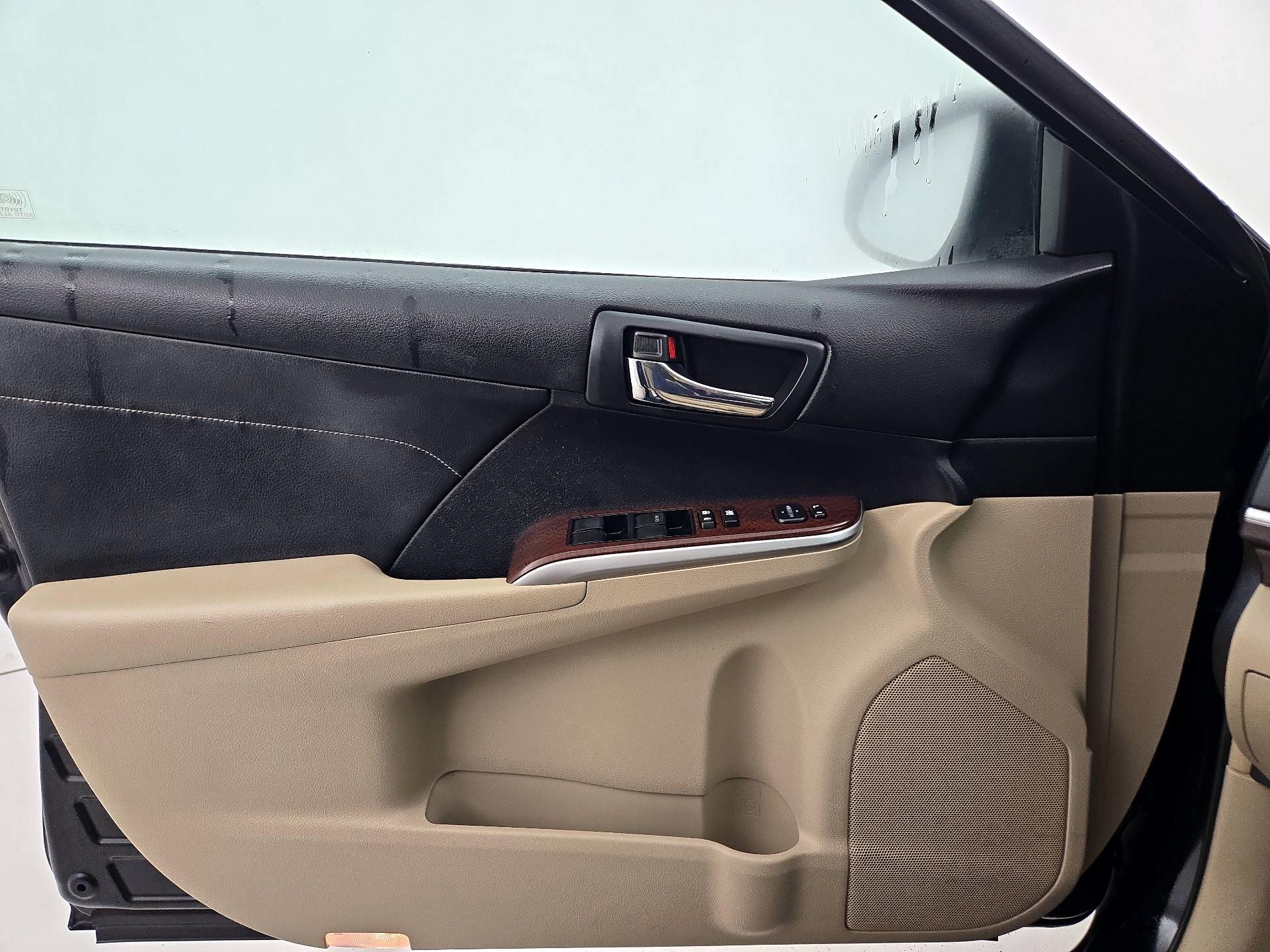 Thumbnail: 2014 Toyota Camry - 12