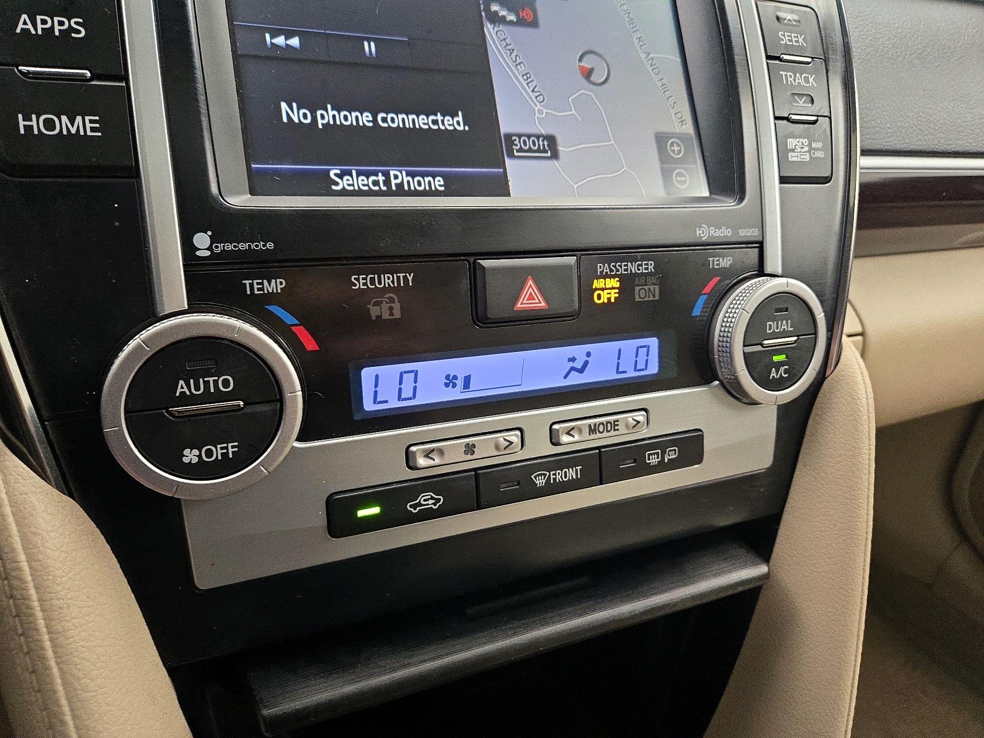 Thumbnail: 2014 Toyota Camry - 17