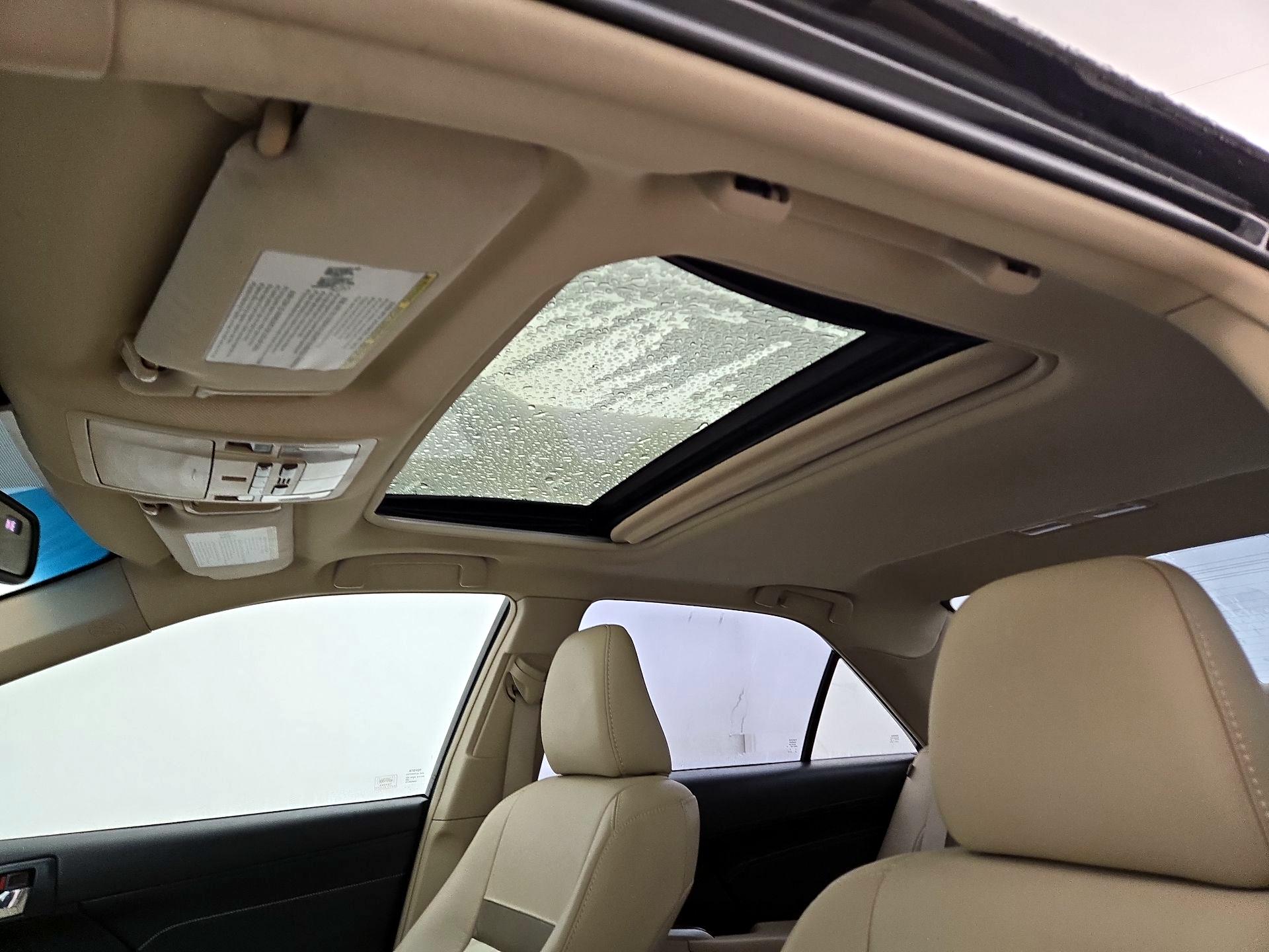 Thumbnail: 2014 Toyota Camry - 20