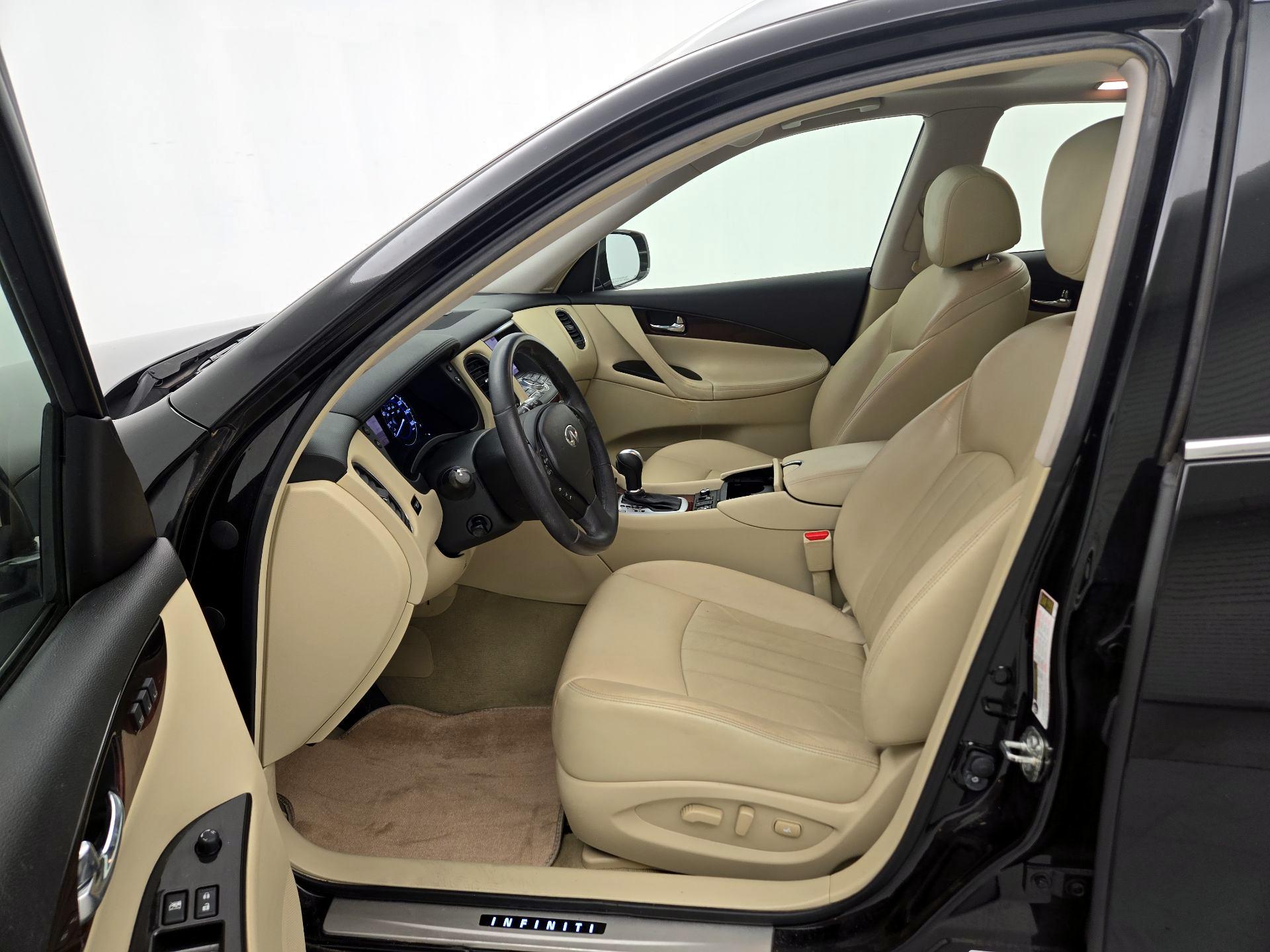 Thumbnail: 2016 INFINITI QX50 - 11