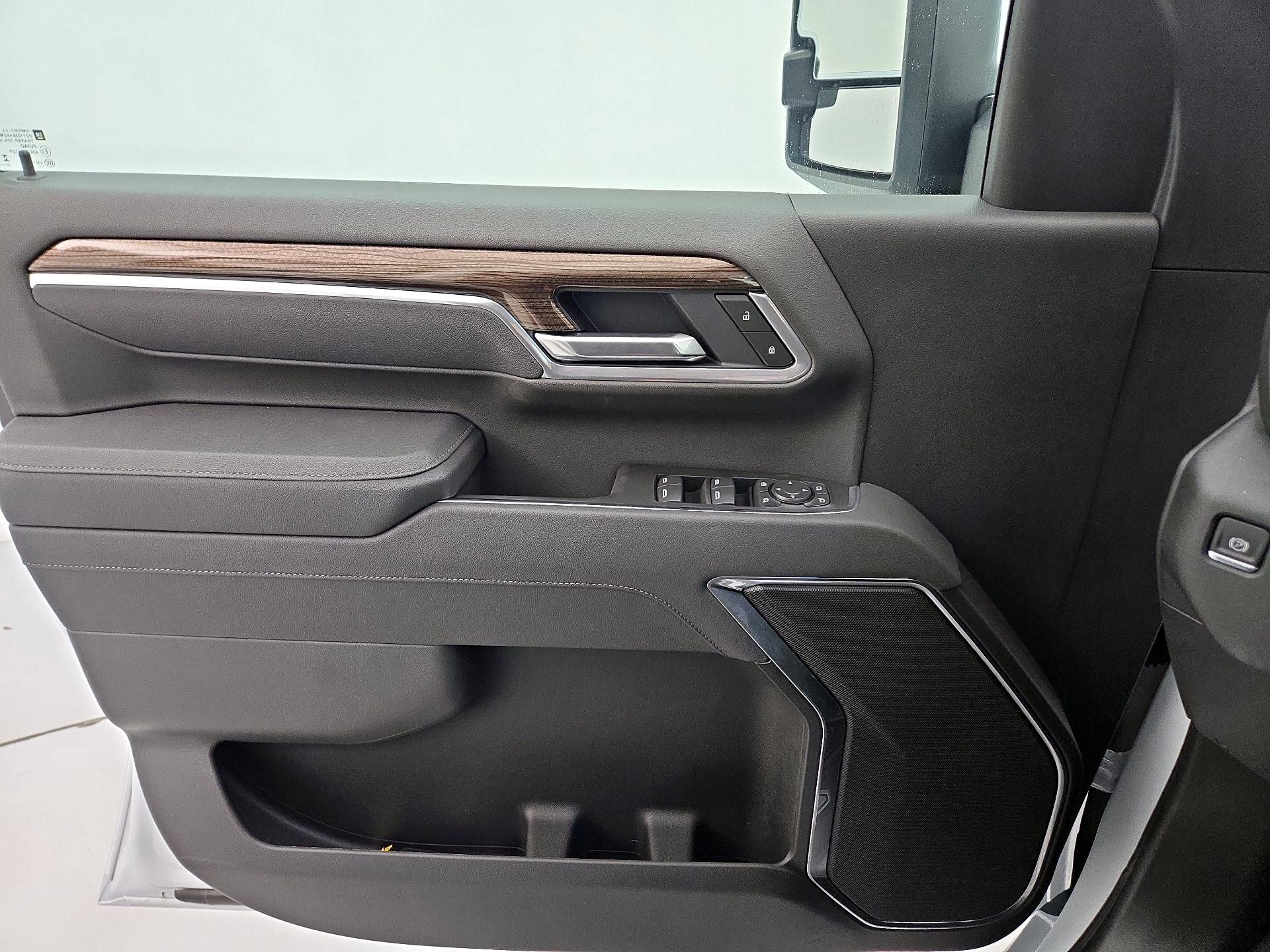 Thumbnail: 2025 Chevrolet Silverado 2500 - 12