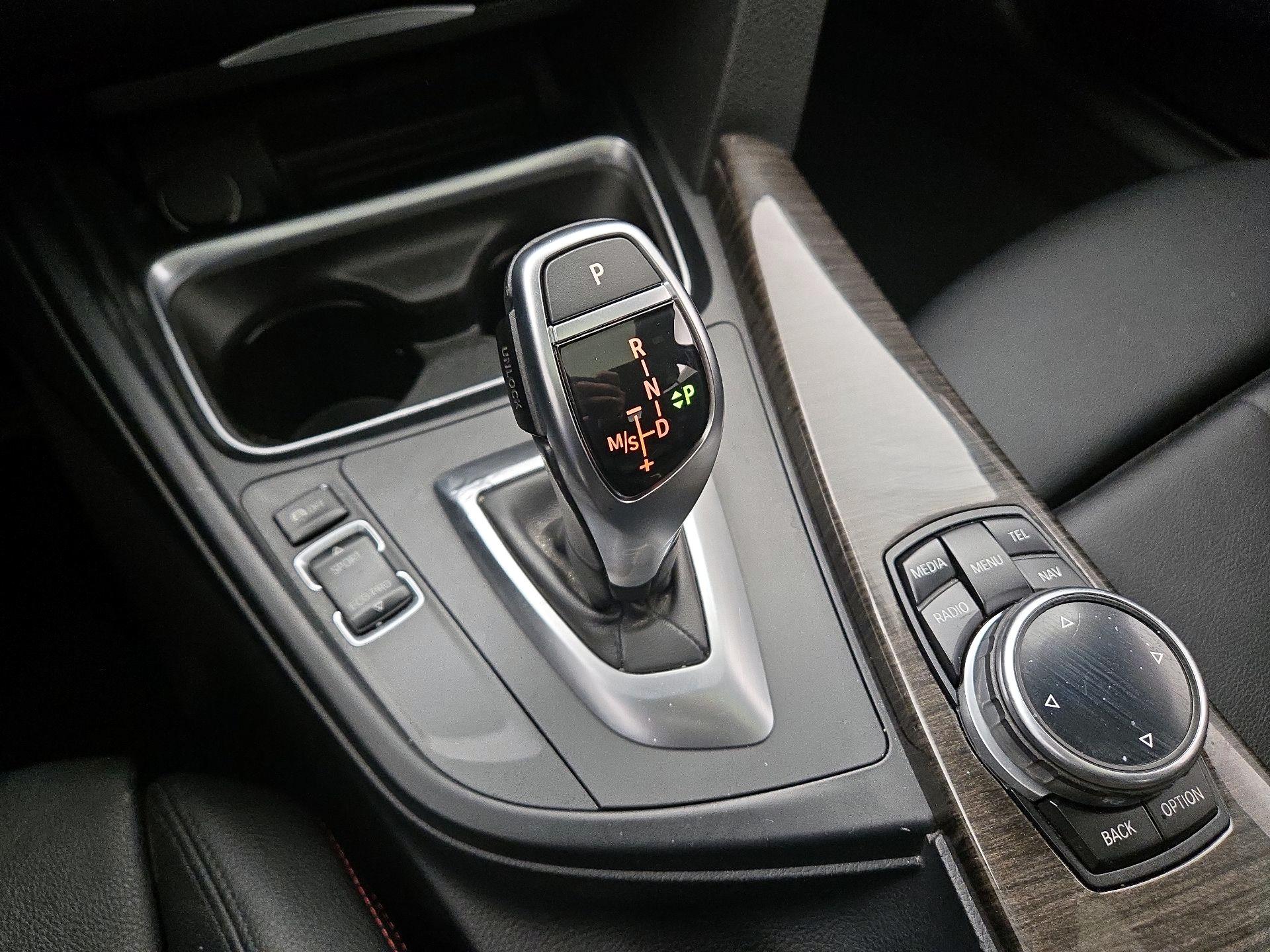 Thumbnail: 2015 BMW 3 Series - 16