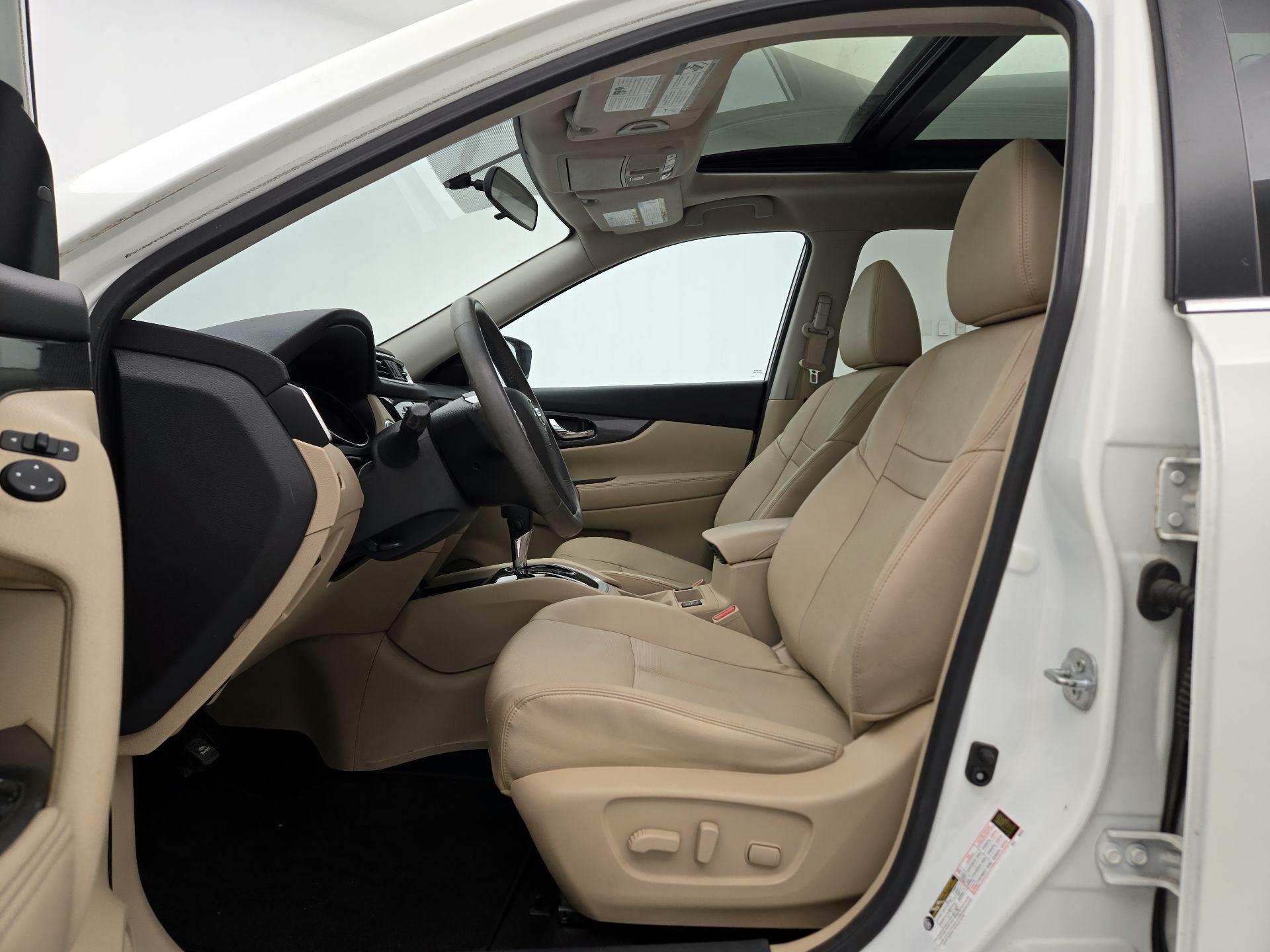 Thumbnail: 2016 Nissan Rogue - 11