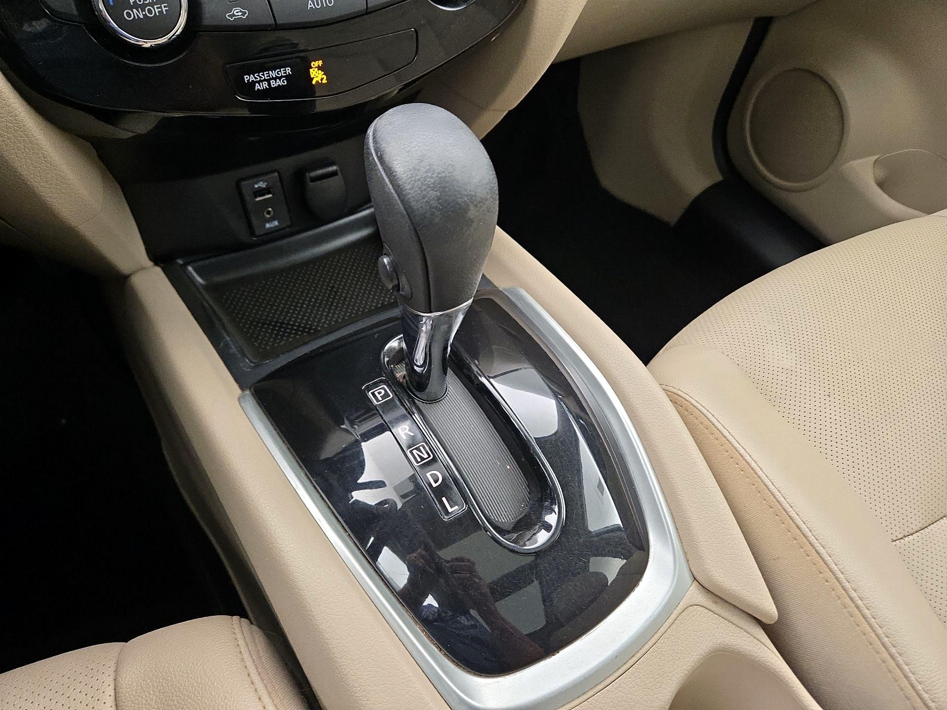 Thumbnail: 2016 Nissan Rogue - 18