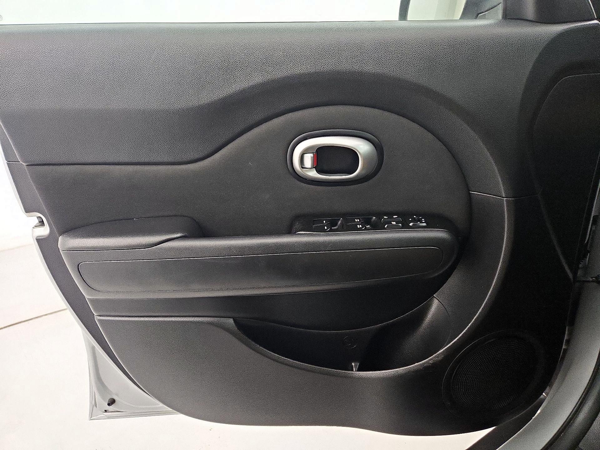 Thumbnail: 2014 Kia Soul - 12