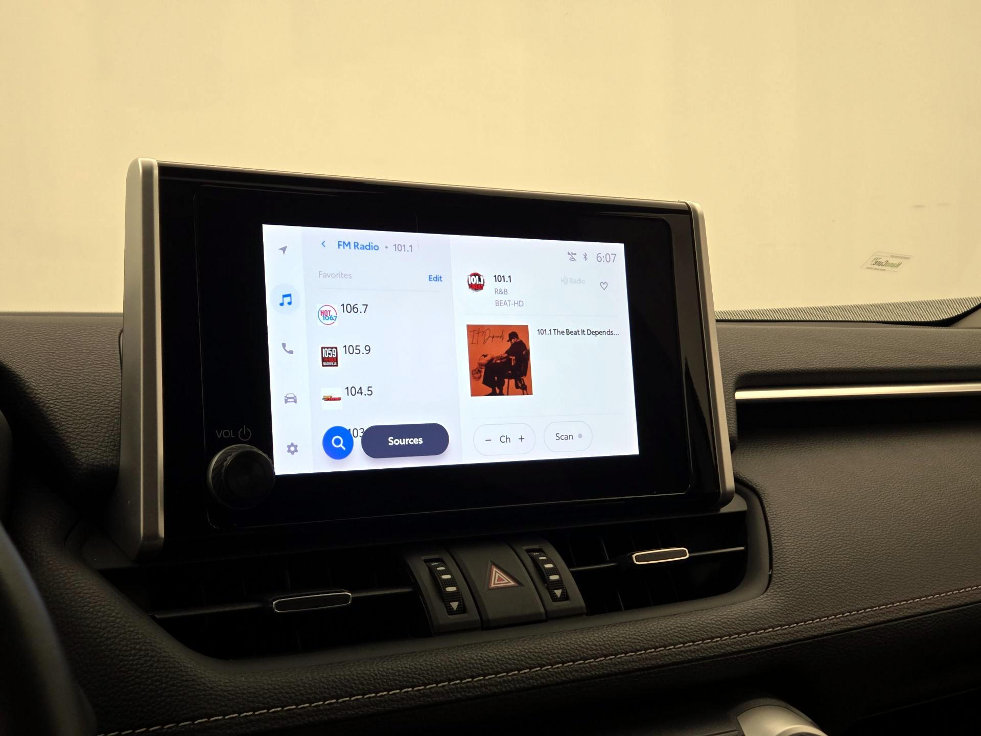 Thumbnail: 2023 Toyota RAV4 - 15