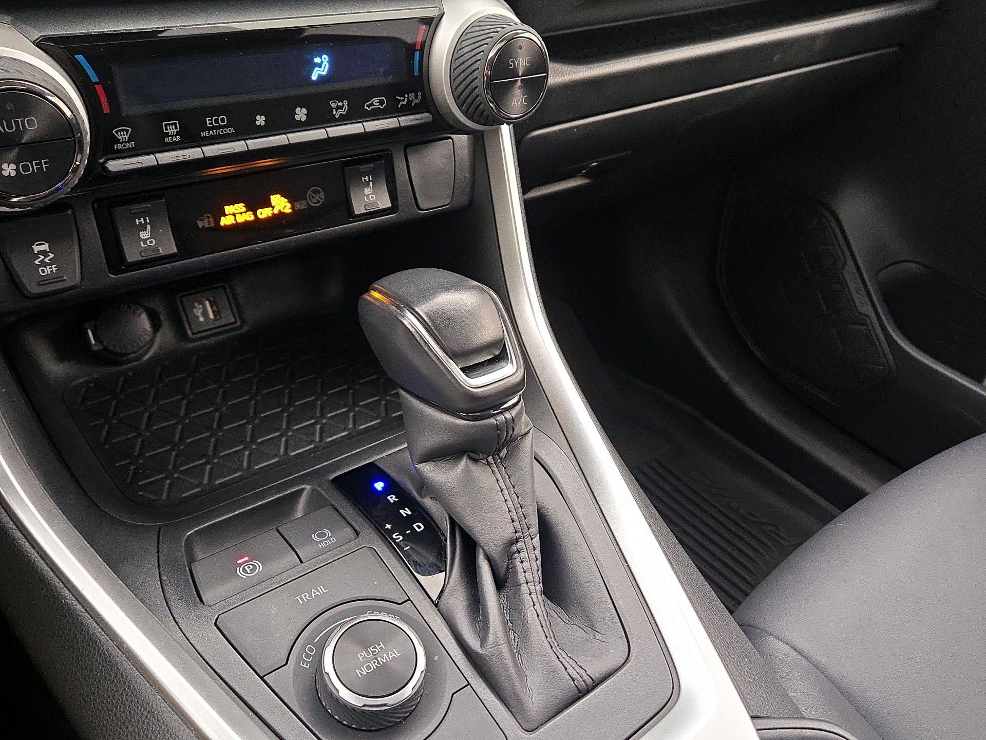 Thumbnail: 2023 Toyota RAV4 - 17