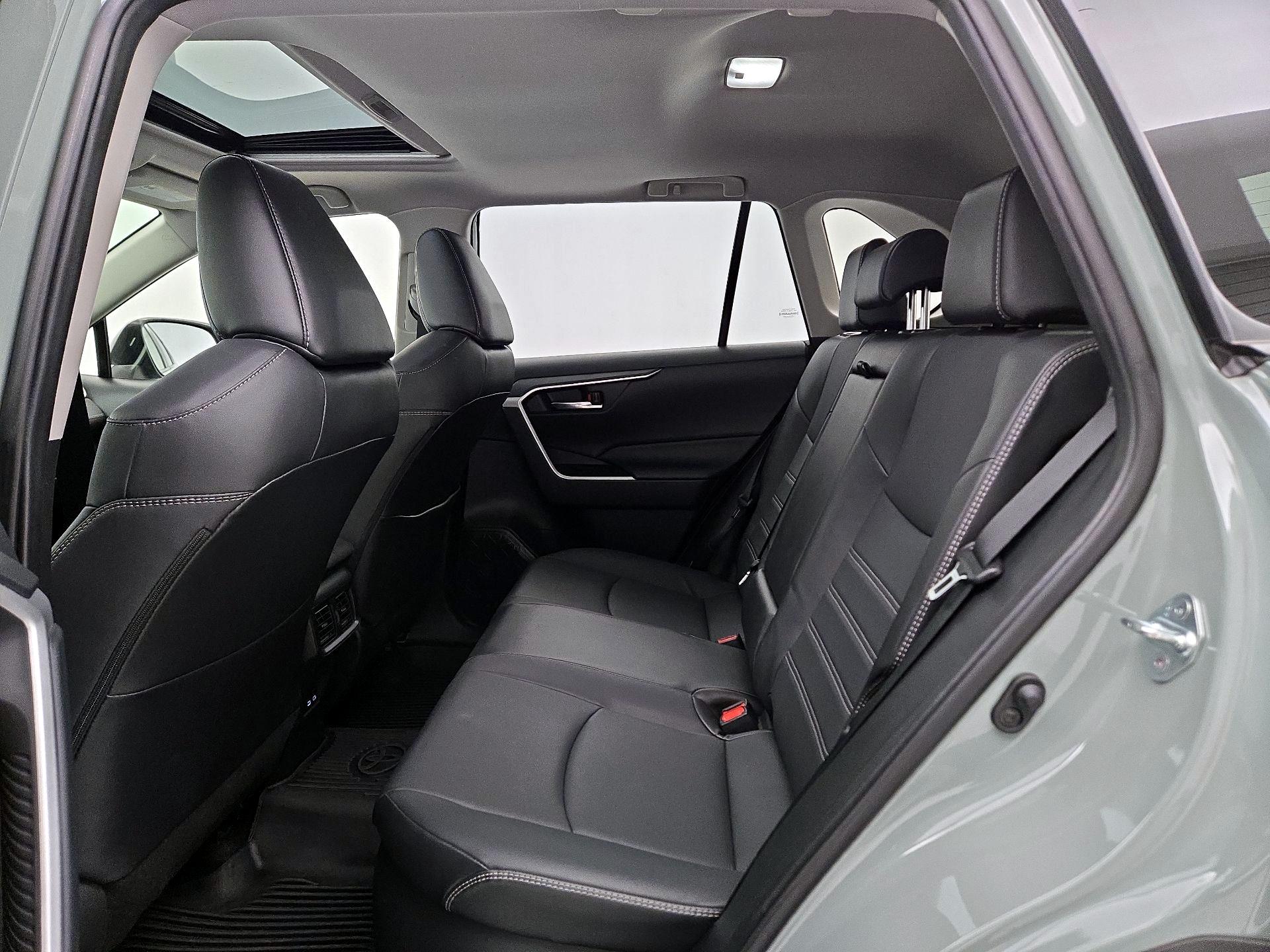 Thumbnail: 2023 Toyota RAV4 - 20