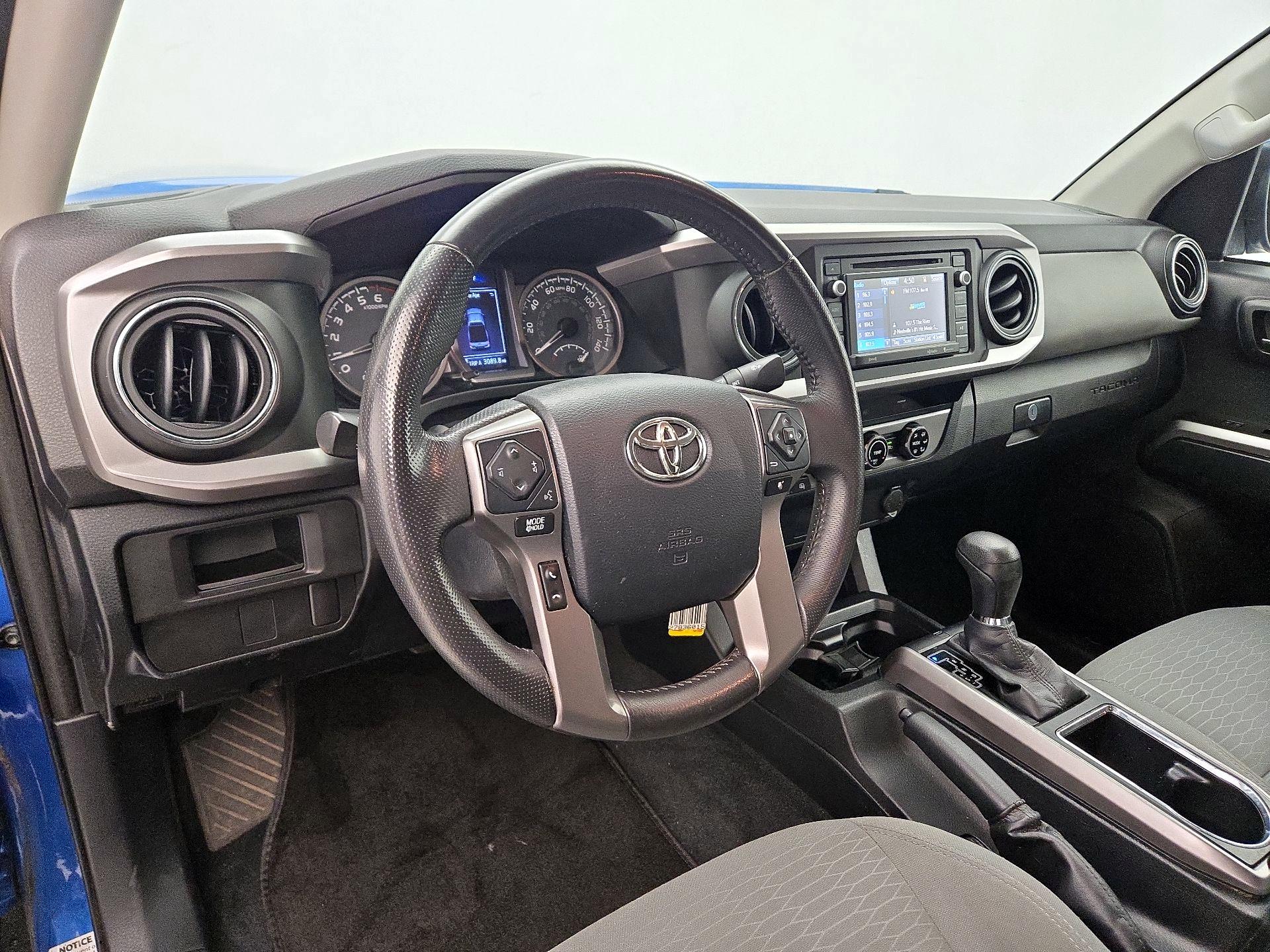 Thumbnail: 2016 Toyota Tacoma - 9
