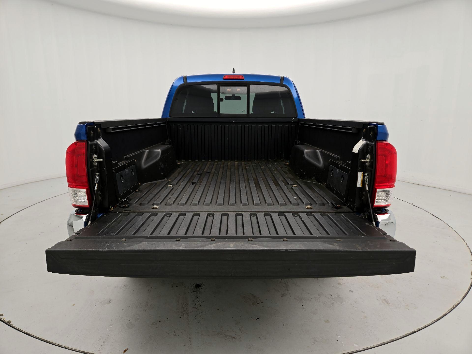 Thumbnail: 2016 Toyota Tacoma - 19