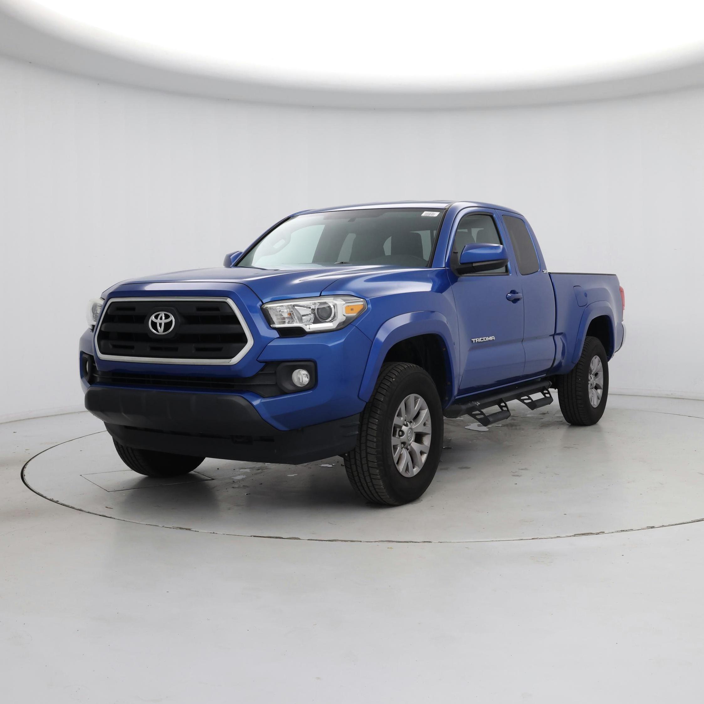 Thumbnail: 2016 Toyota Tacoma - 4