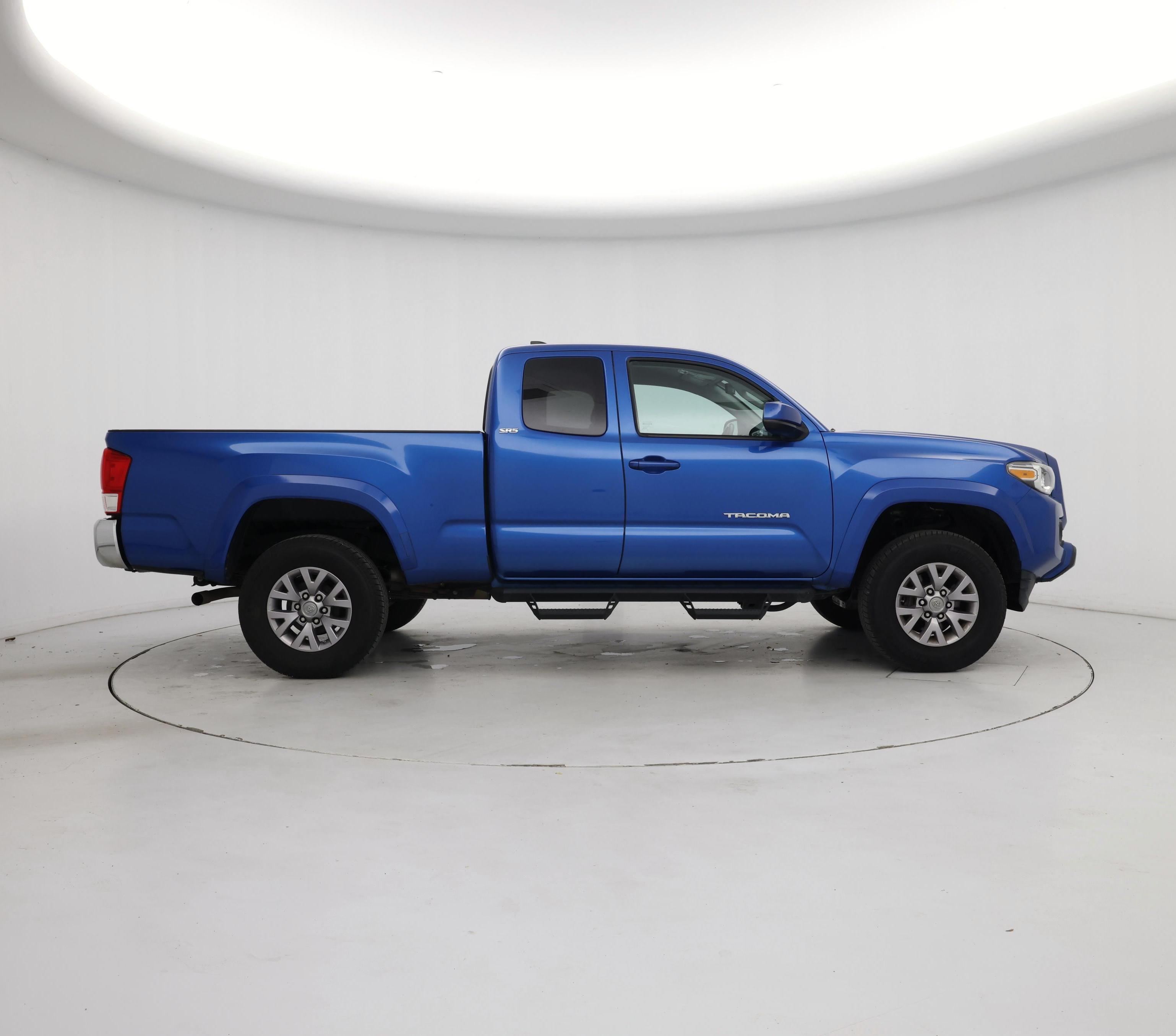 Thumbnail: 2016 Toyota Tacoma - 7