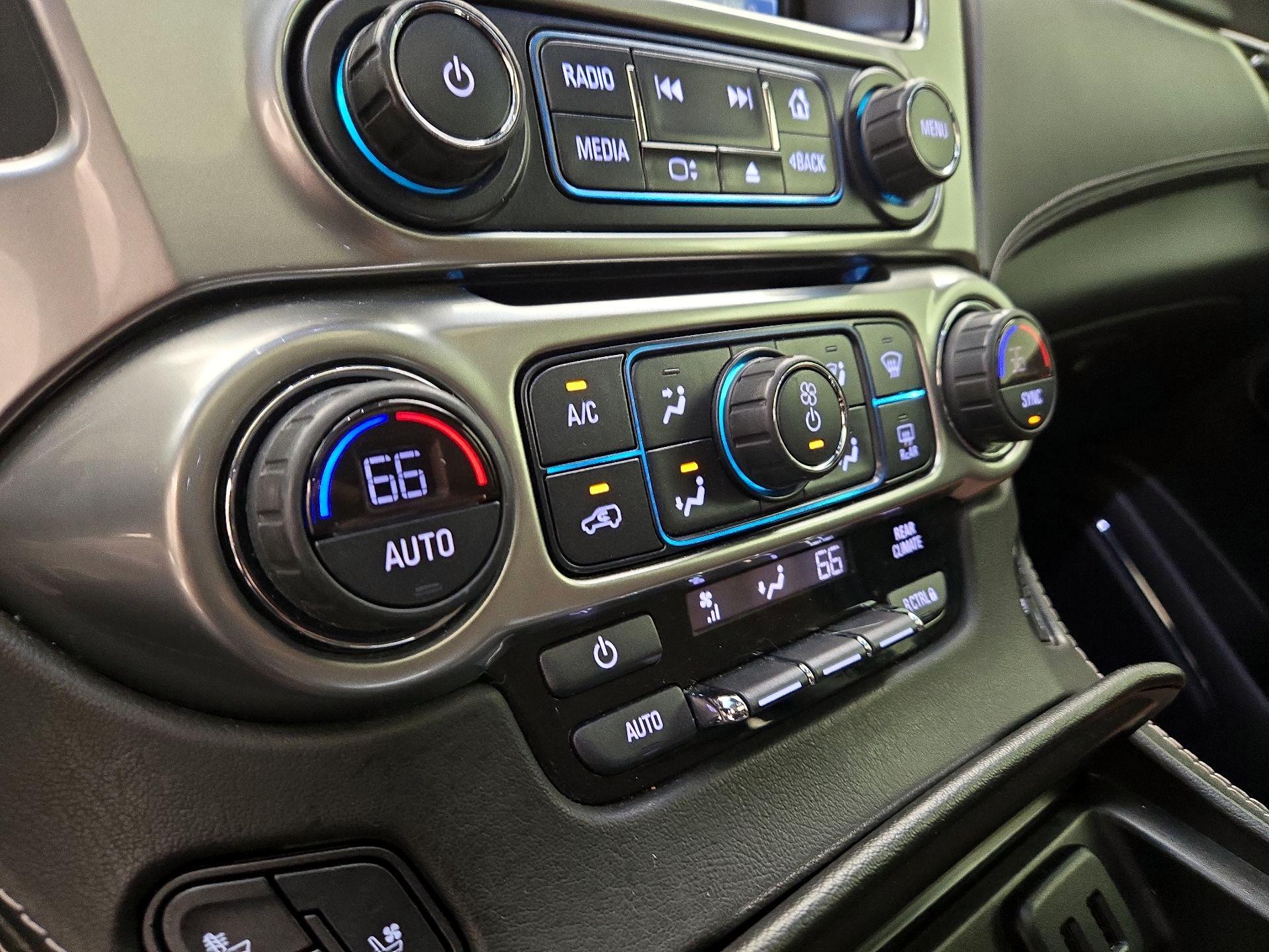 Thumbnail: 2019 Chevrolet Tahoe - 17