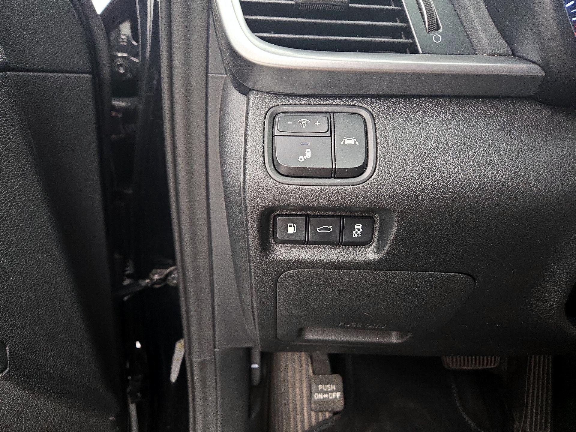 Thumbnail: 2020 Kia Optima - 13