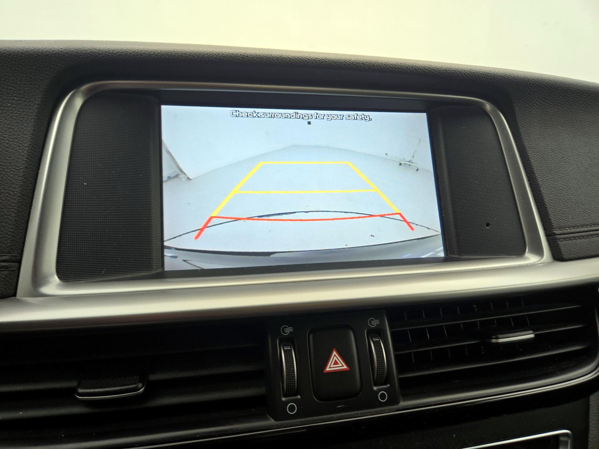 Thumbnail: 2020 Kia Optima - 14