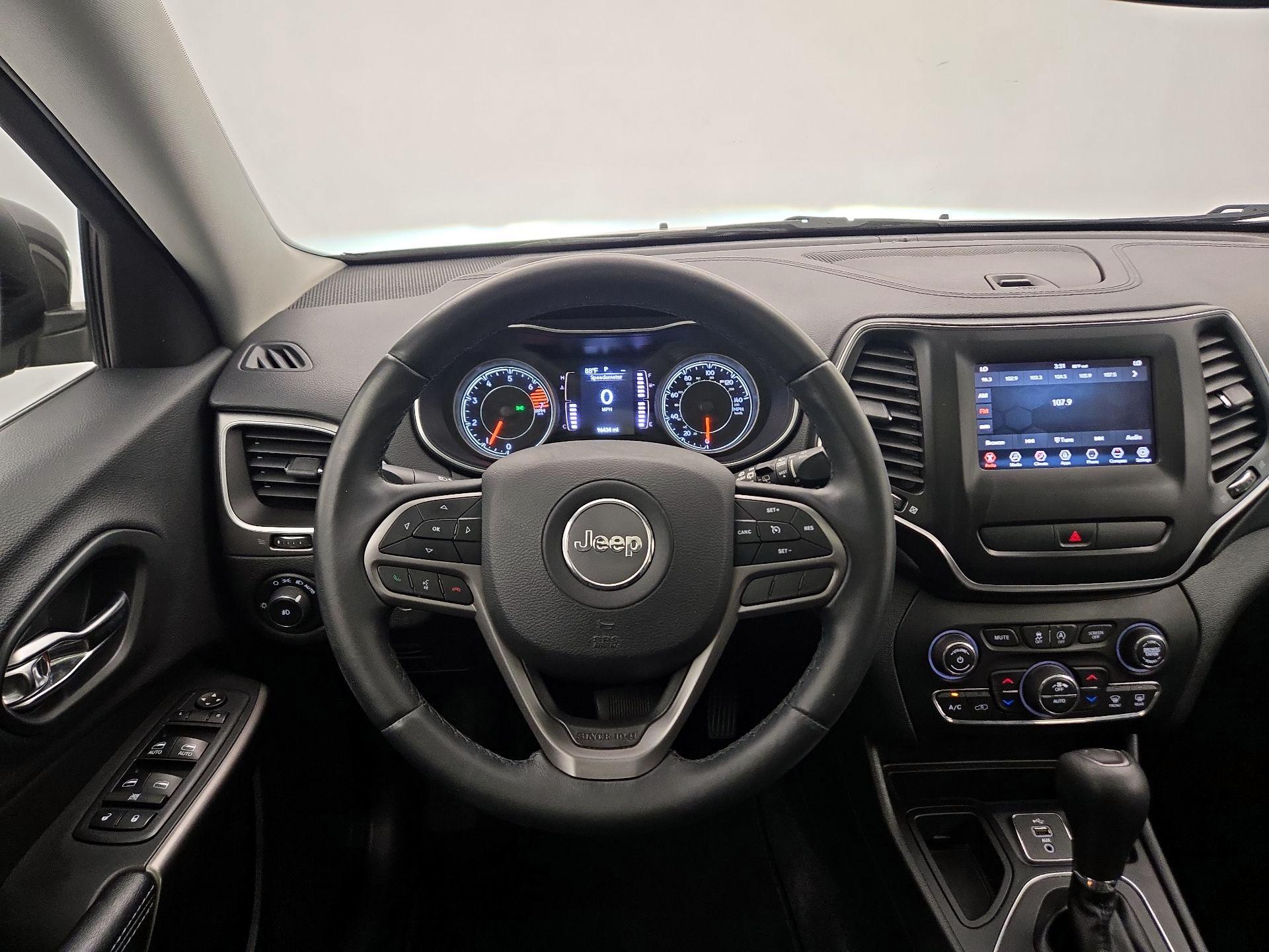 Thumbnail: 2019 Jeep Cherokee - 10