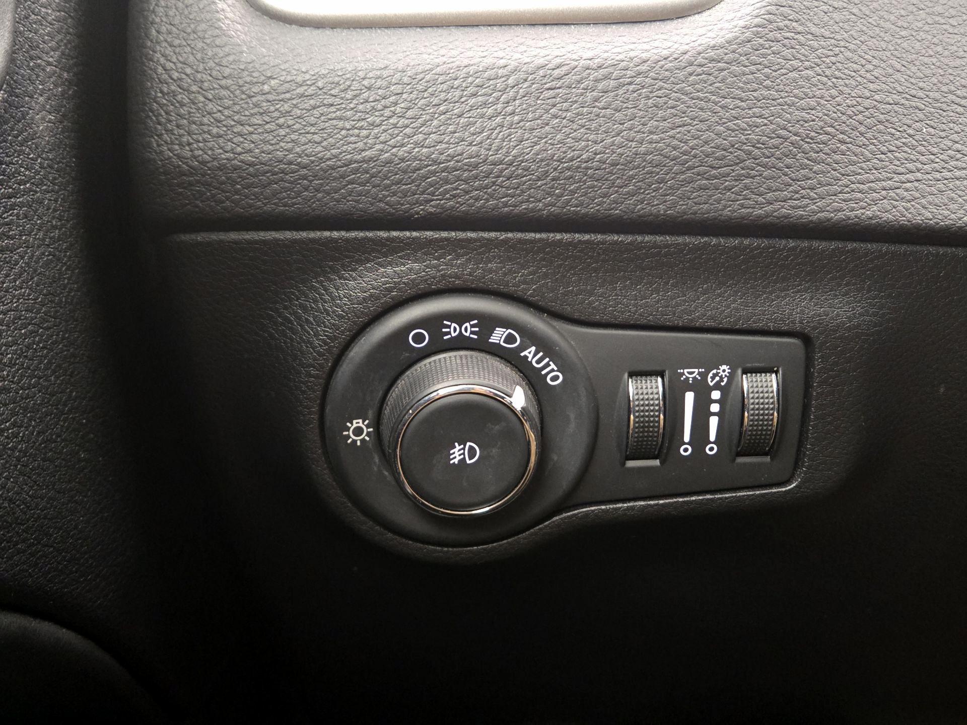 Thumbnail: 2019 Jeep Compass - 13