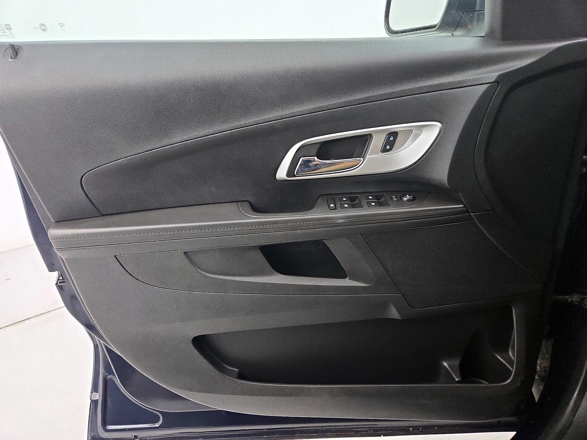 Thumbnail: 2017 Chevrolet Equinox - 12