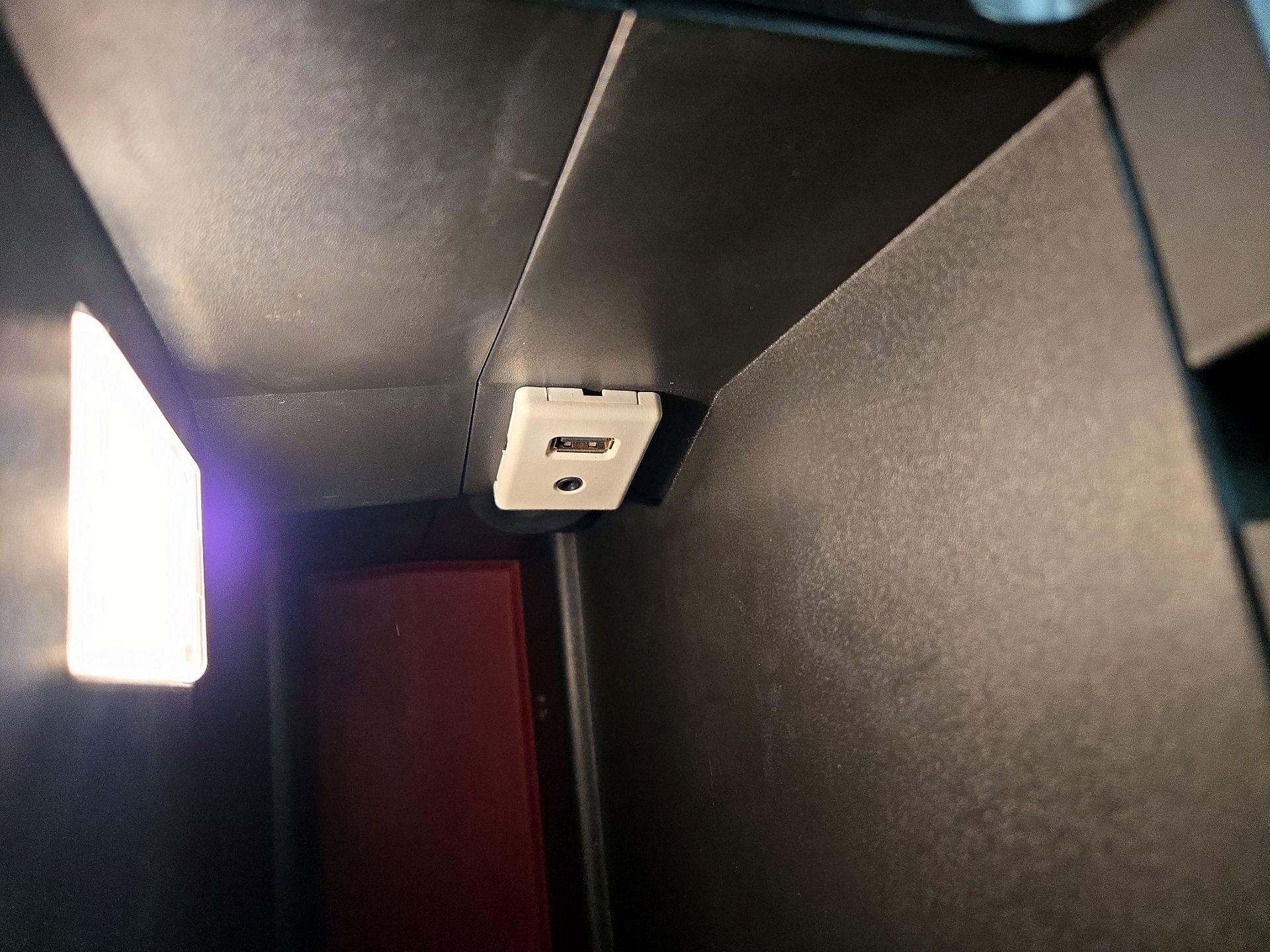 Thumbnail: 2017 Chevrolet Equinox - 17