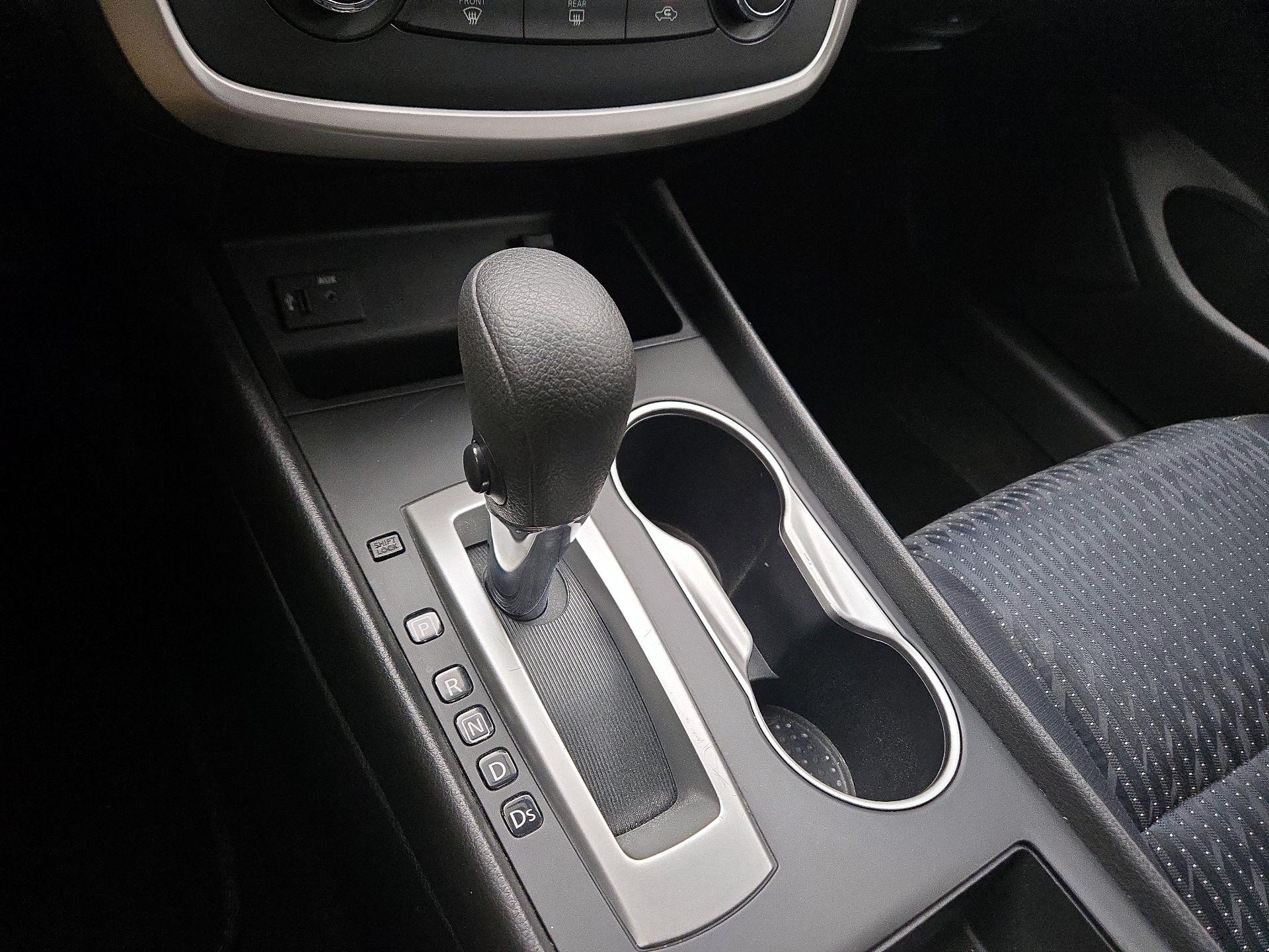 Thumbnail: 2016 Nissan Altima - 17