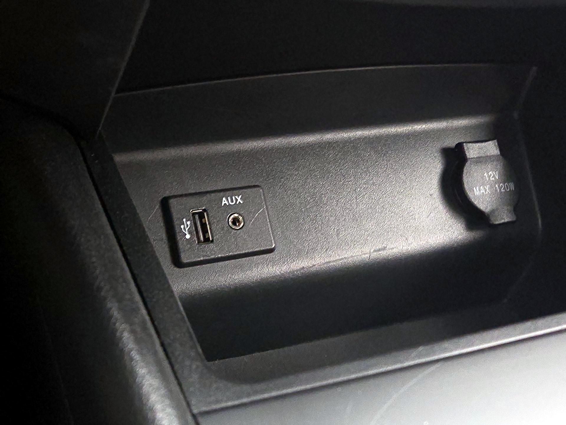 Thumbnail: 2016 Nissan Altima - 18