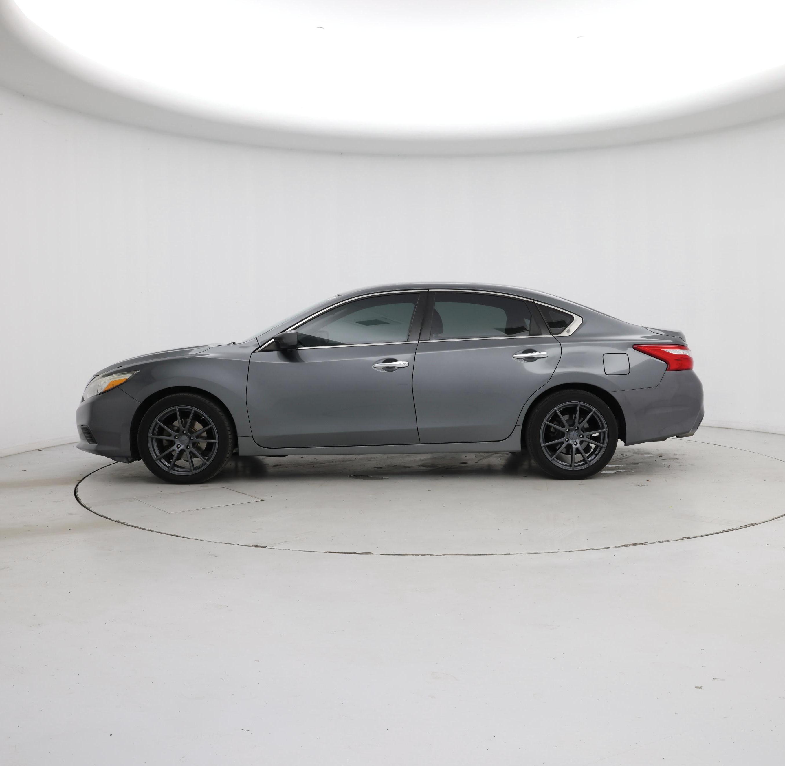 Thumbnail: 2016 Nissan Altima - 3