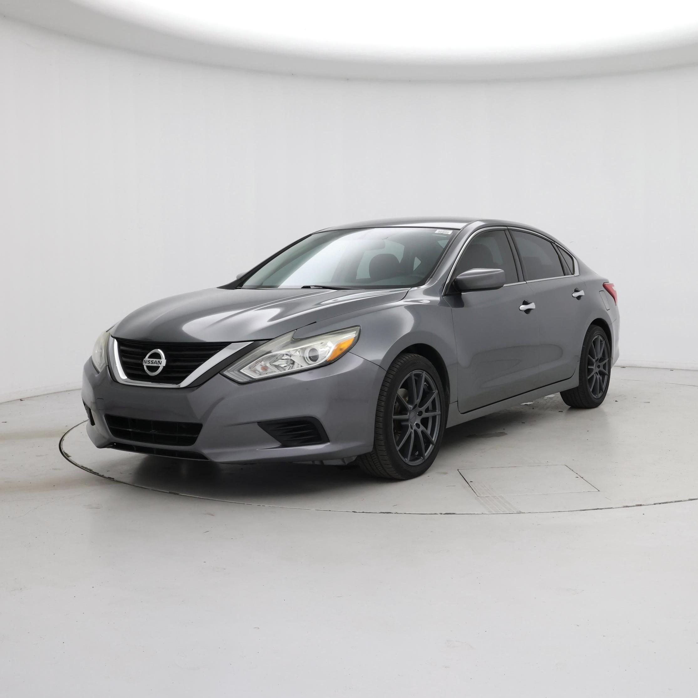 Thumbnail: 2016 Nissan Altima - 4
