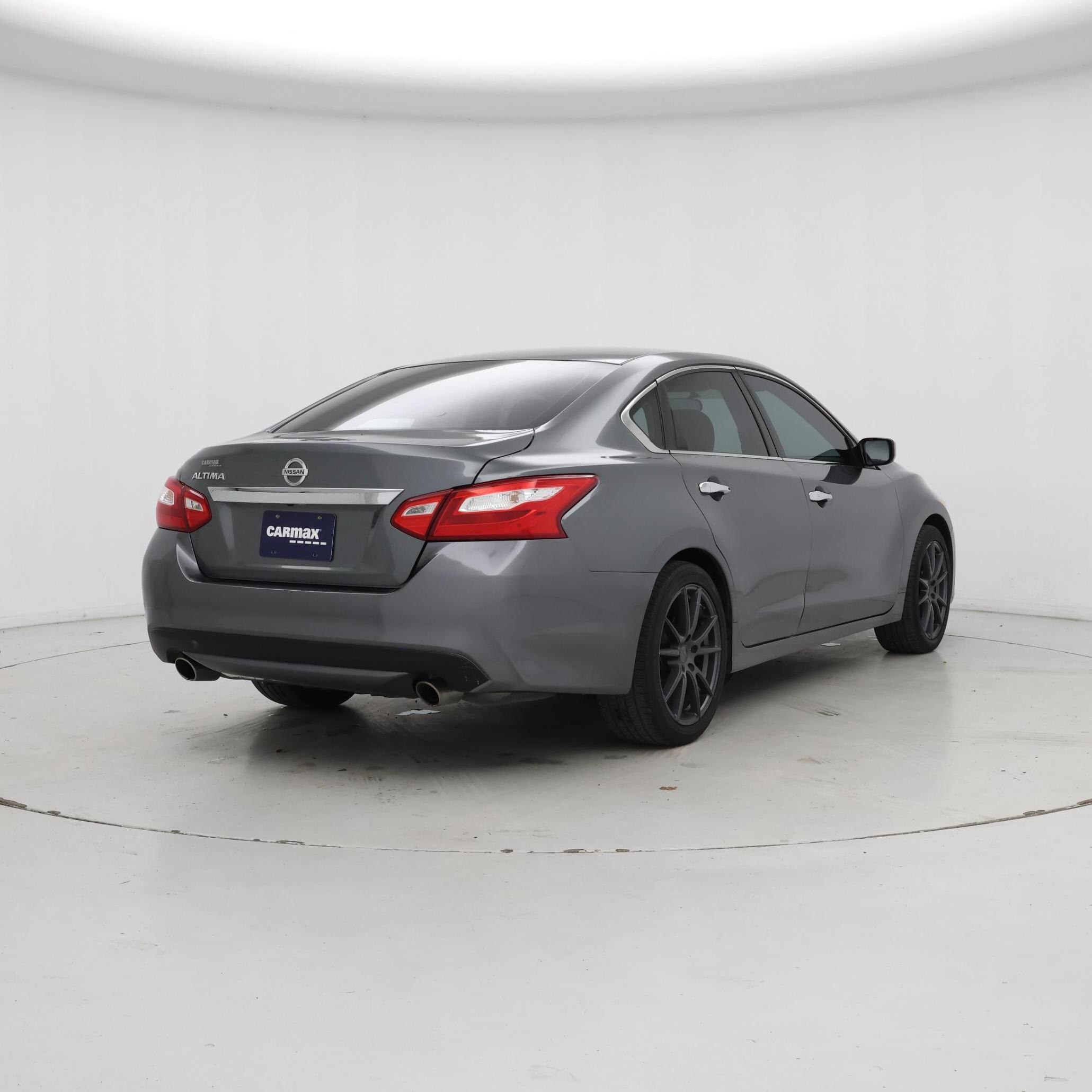 Thumbnail: 2016 Nissan Altima - 8