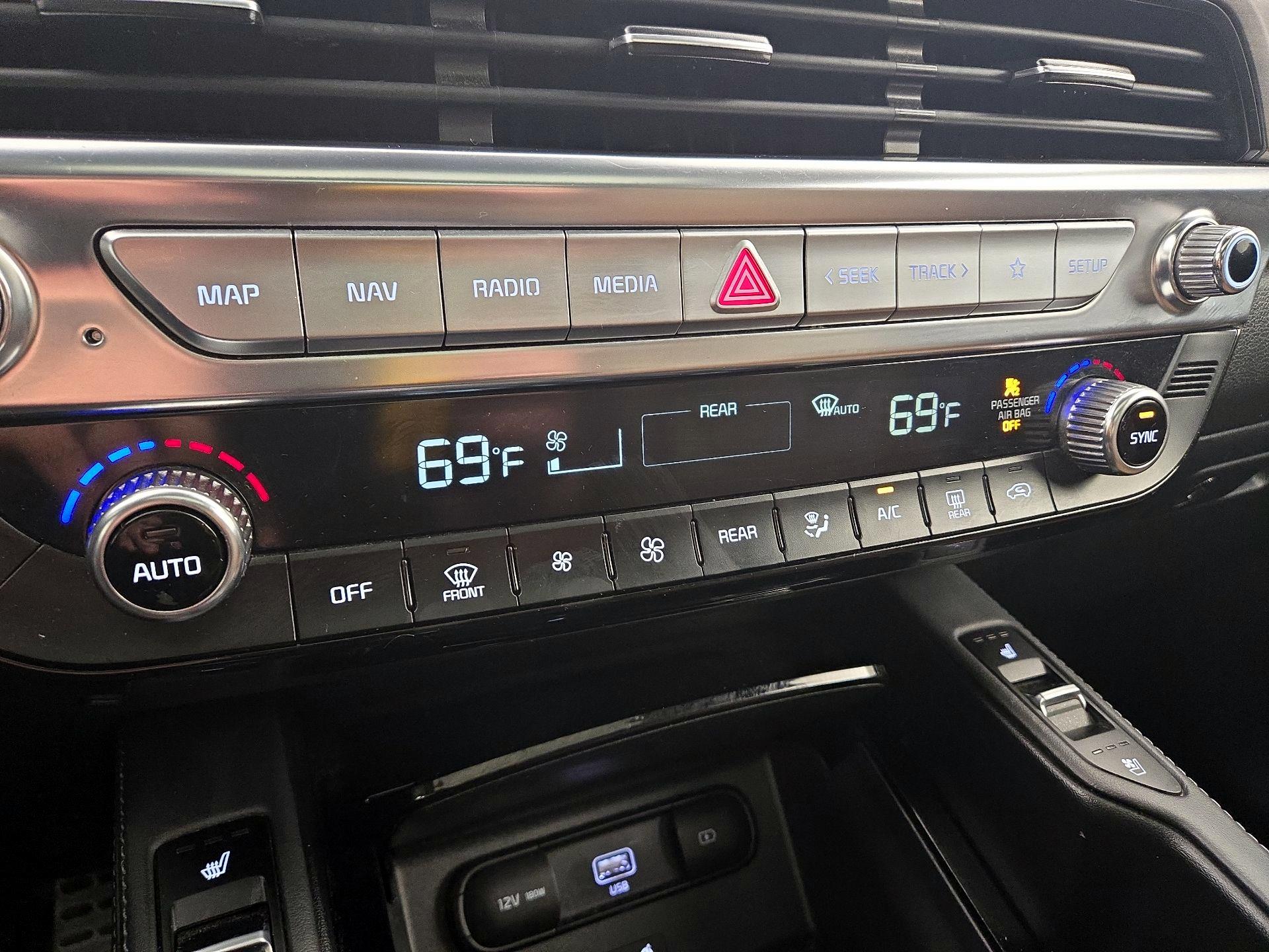 Thumbnail: 2021 Kia Telluride - 17