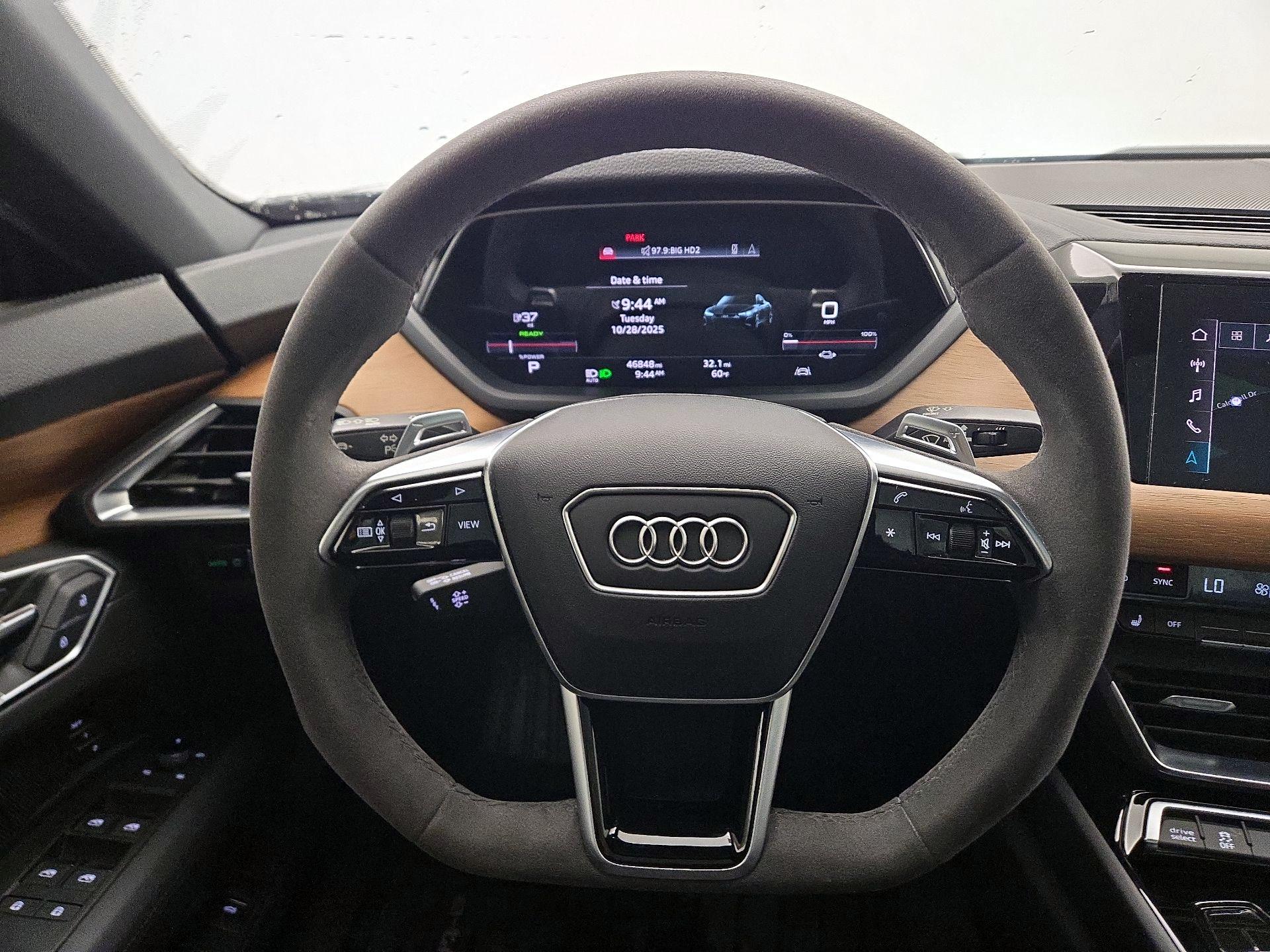 Thumbnail: 2023 Audi e-tron GT - 10