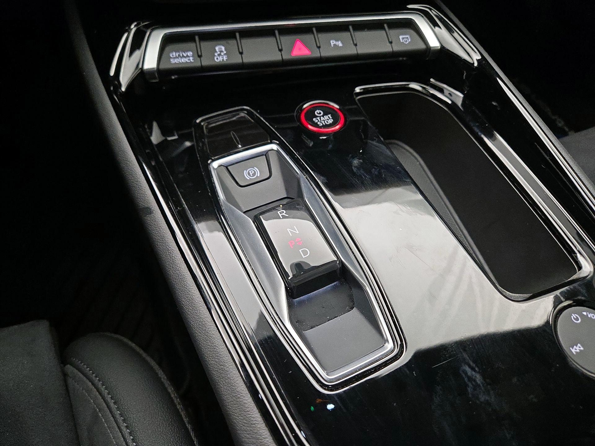 Thumbnail: 2023 Audi e-tron GT - 18