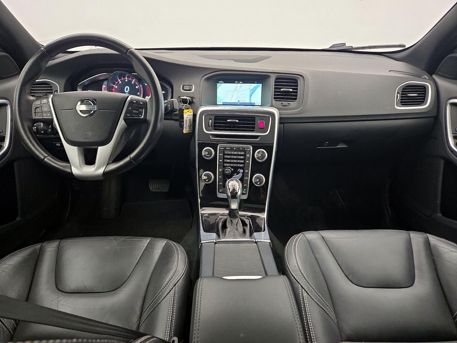 Thumbnail: 2015 Volvo S60 - 9