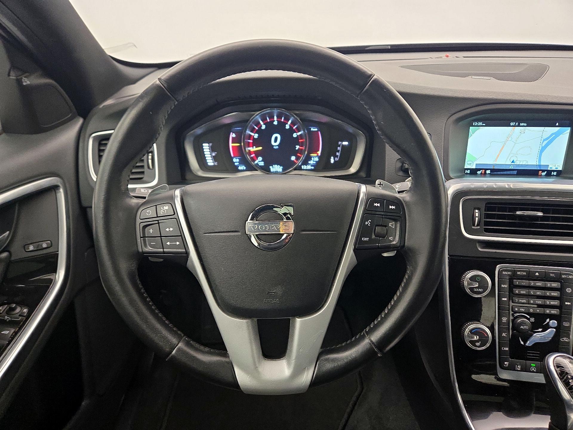 Thumbnail: 2015 Volvo S60 - 10