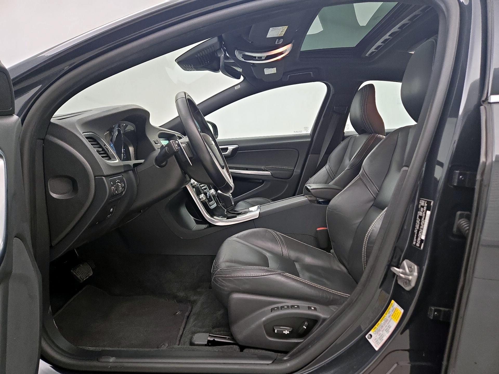 Thumbnail: 2015 Volvo S60 - 11