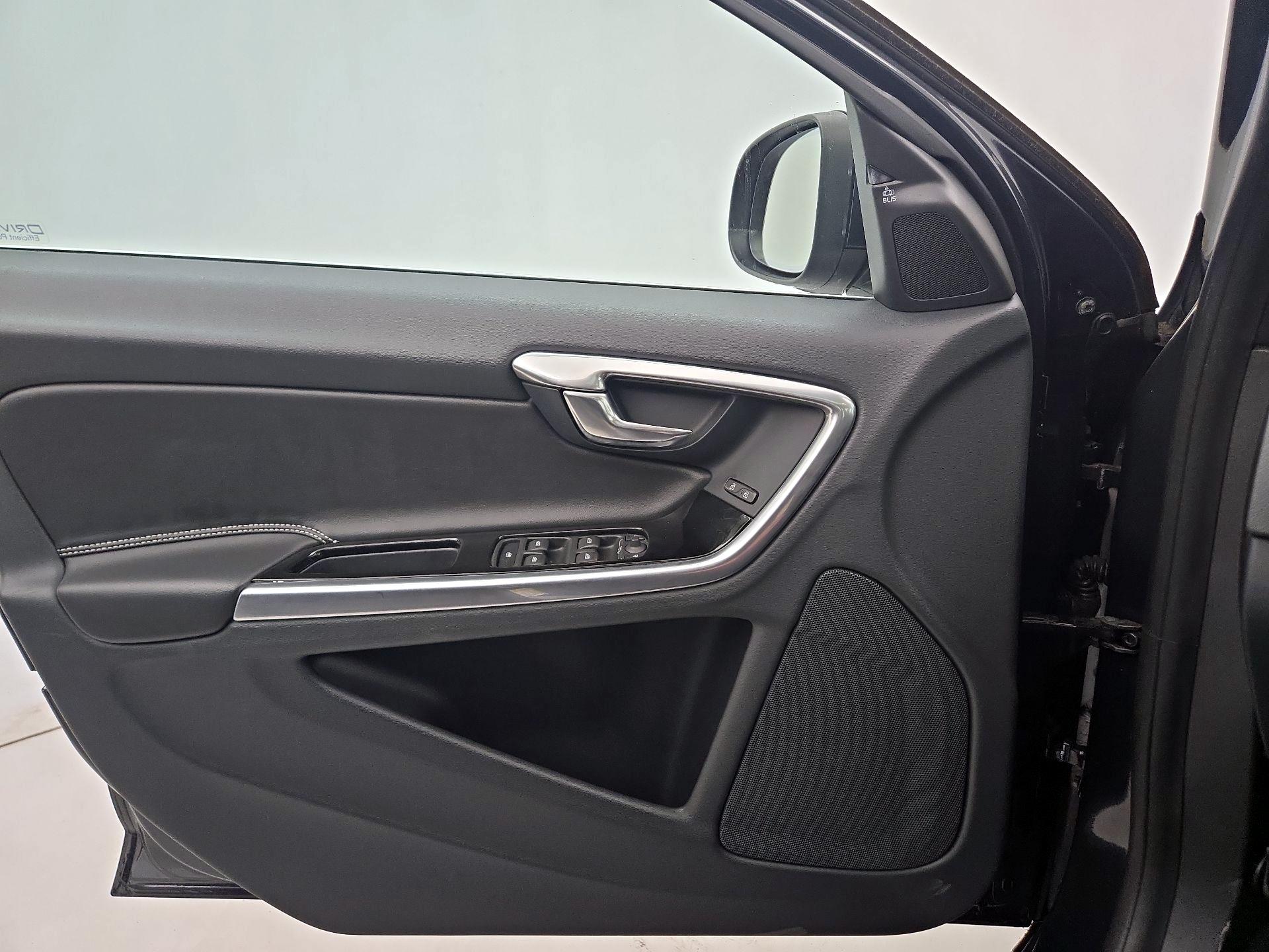 Thumbnail: 2015 Volvo S60 - 12