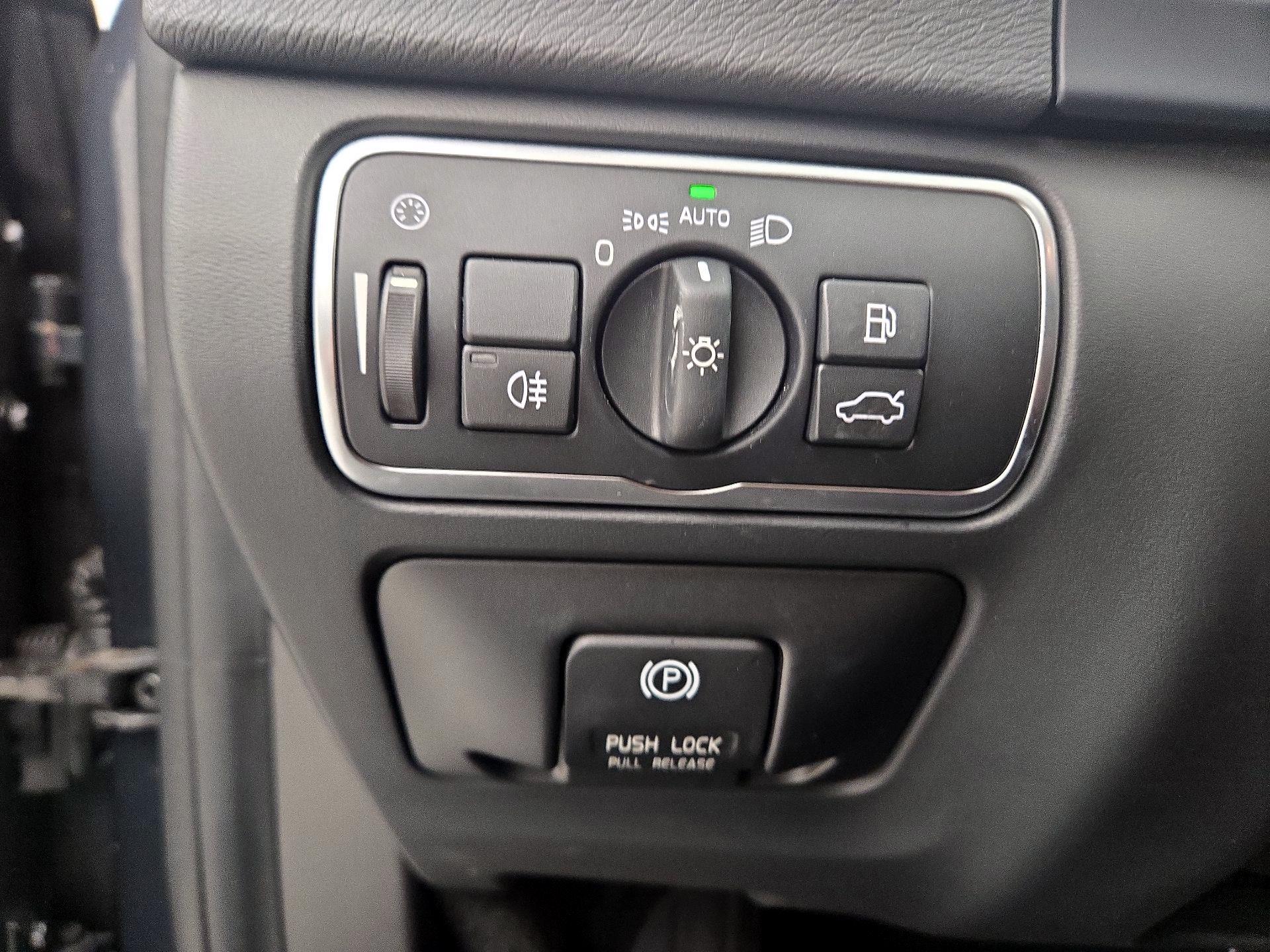 Thumbnail: 2015 Volvo S60 - 13