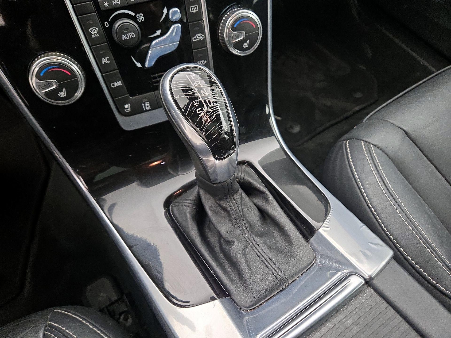 Thumbnail: 2015 Volvo S60 - 18