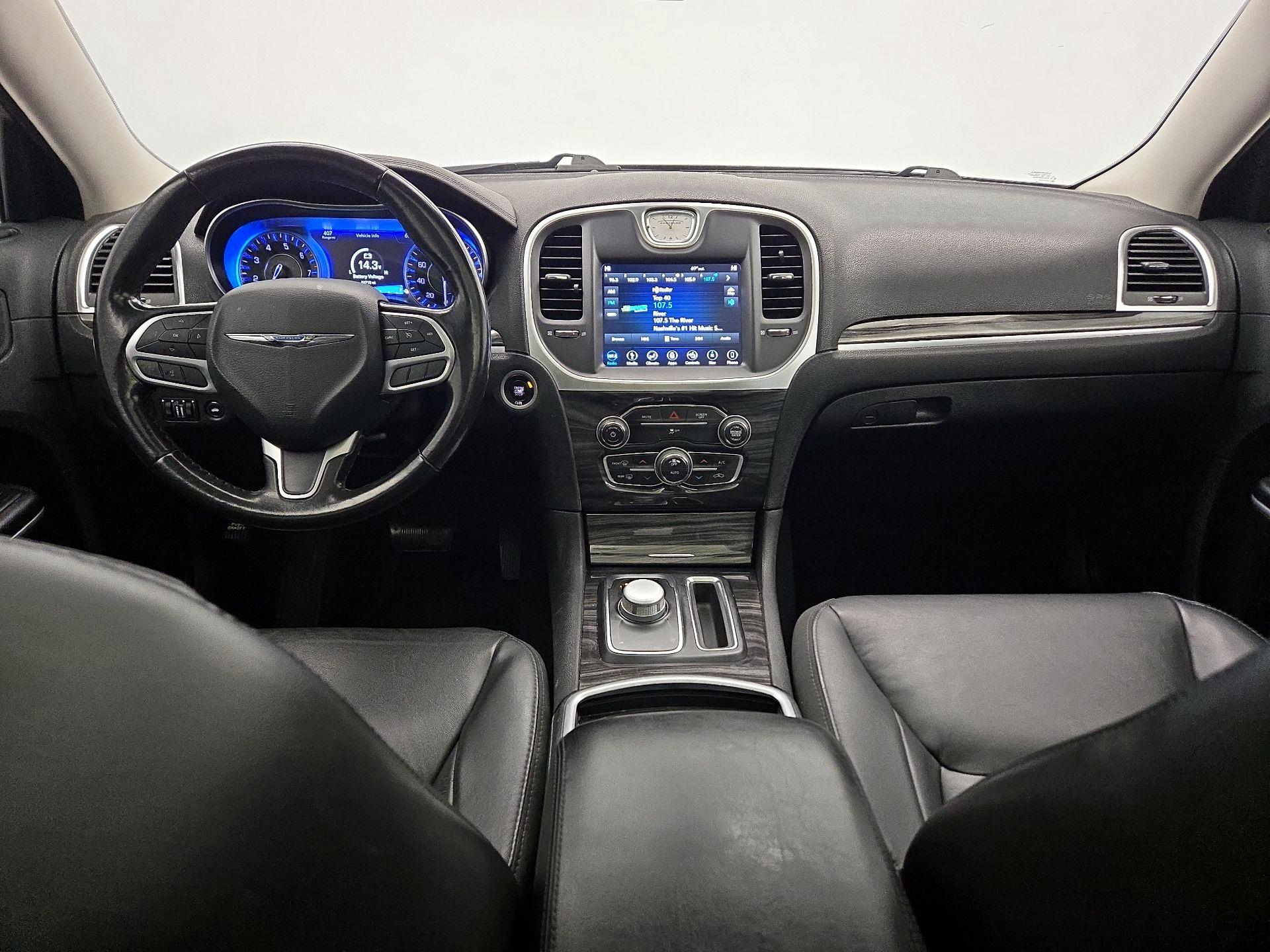 Thumbnail: 2019 Chrysler 300 - 9