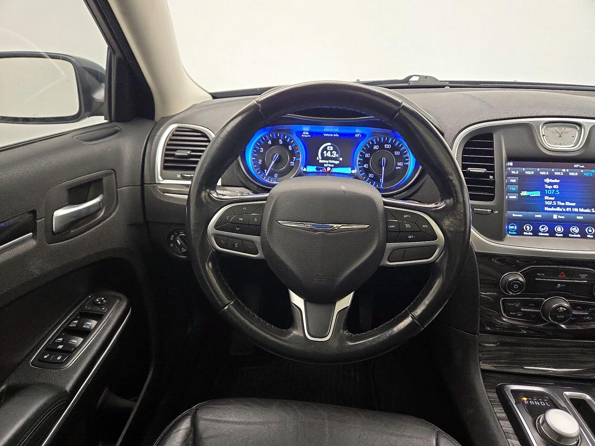 Thumbnail: 2019 Chrysler 300 - 10