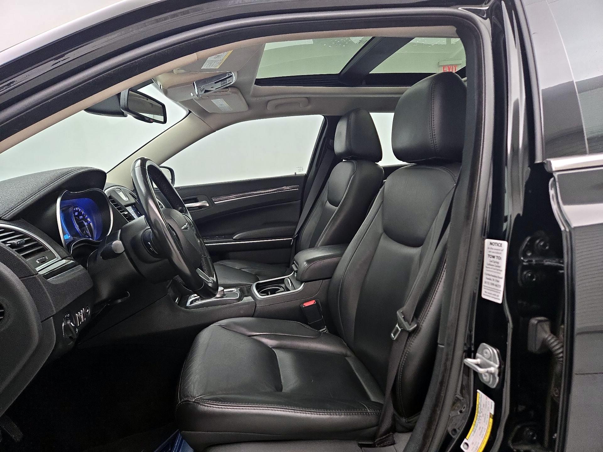 Thumbnail: 2019 Chrysler 300 - 11