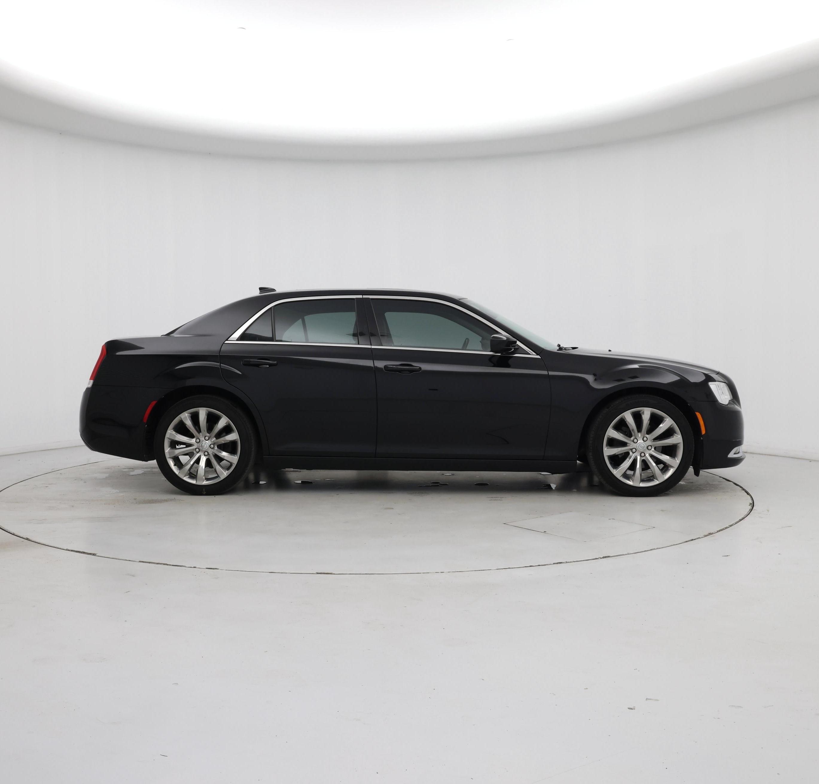 Thumbnail: 2019 Chrysler 300 - 7