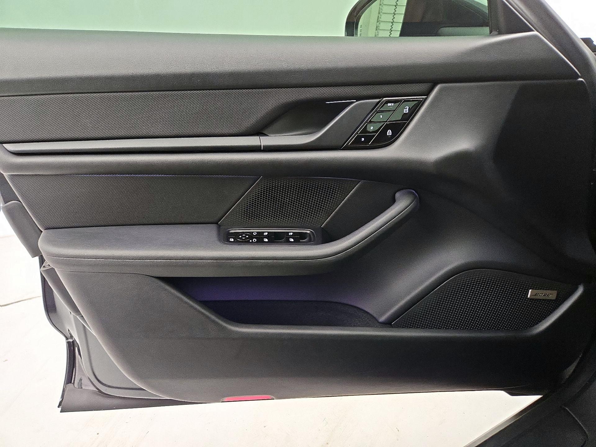 Thumbnail: 2021 Porsche Taycan - 12