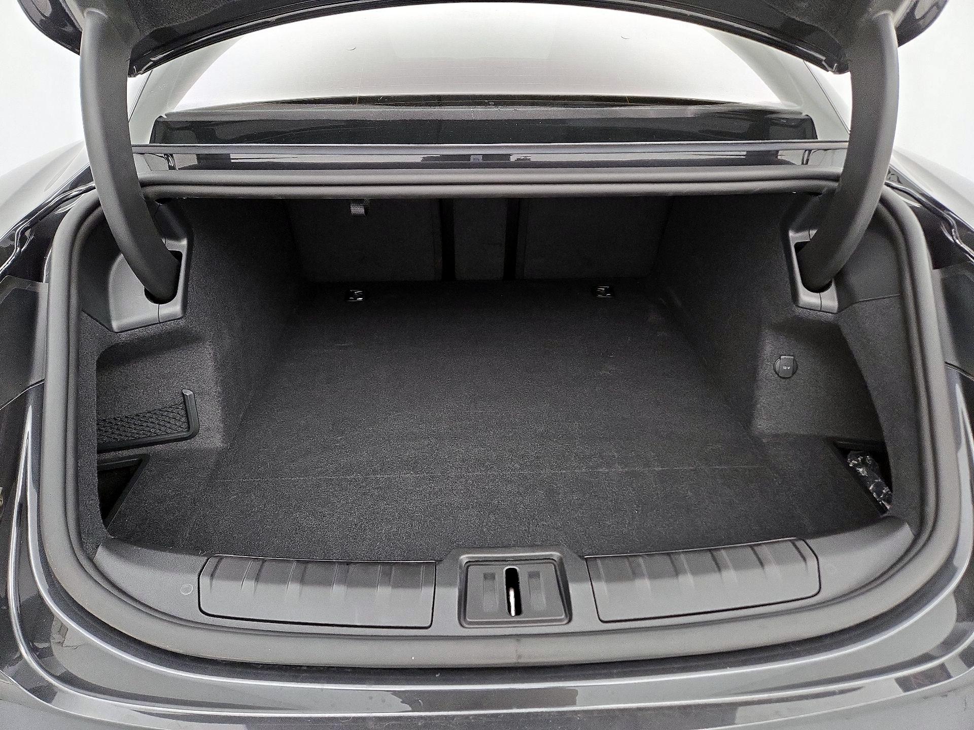 Thumbnail: 2021 Porsche Taycan - 20