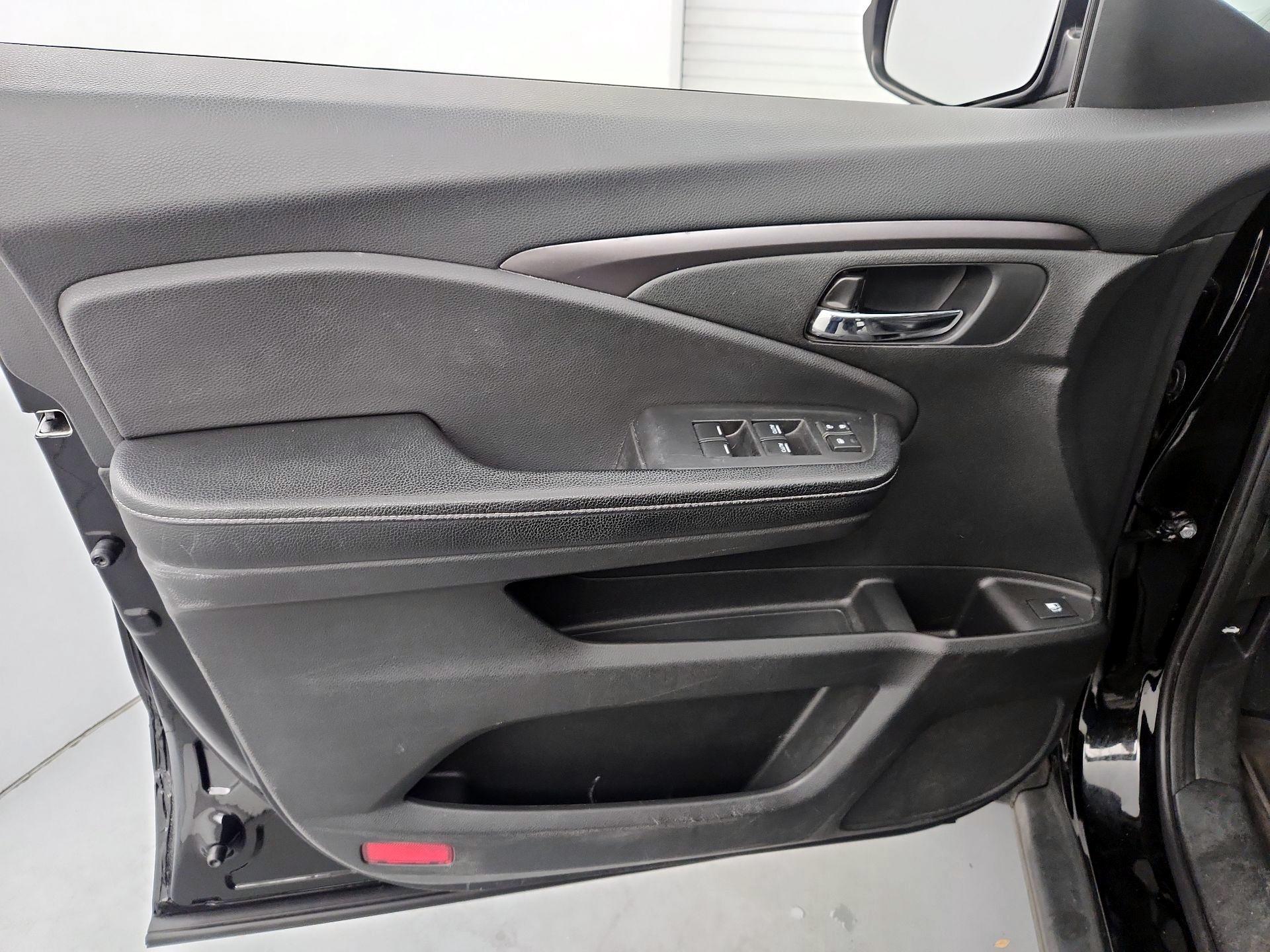 Thumbnail: 2017 Honda Ridgeline - 12