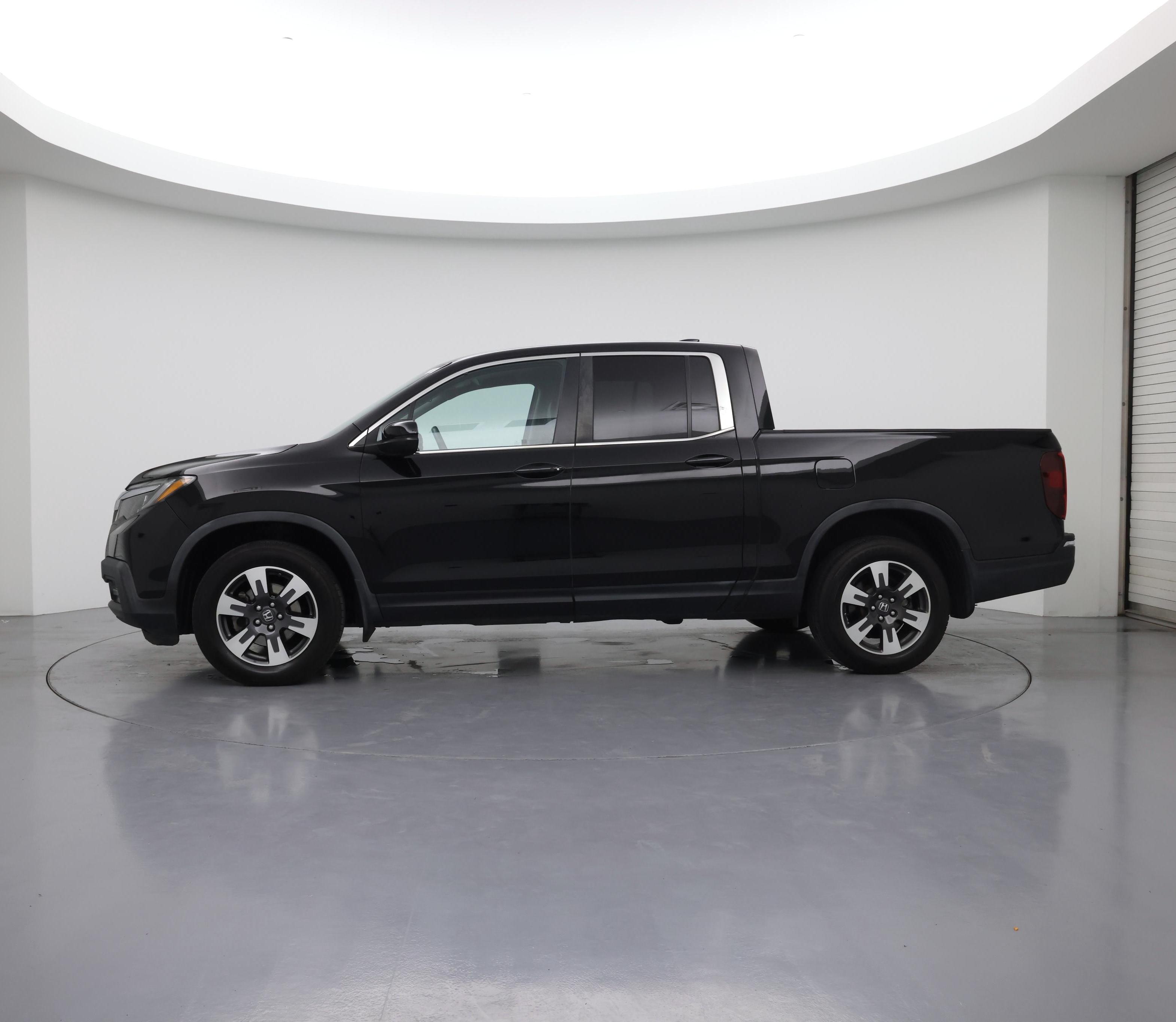 Thumbnail: 2017 Honda Ridgeline - 3