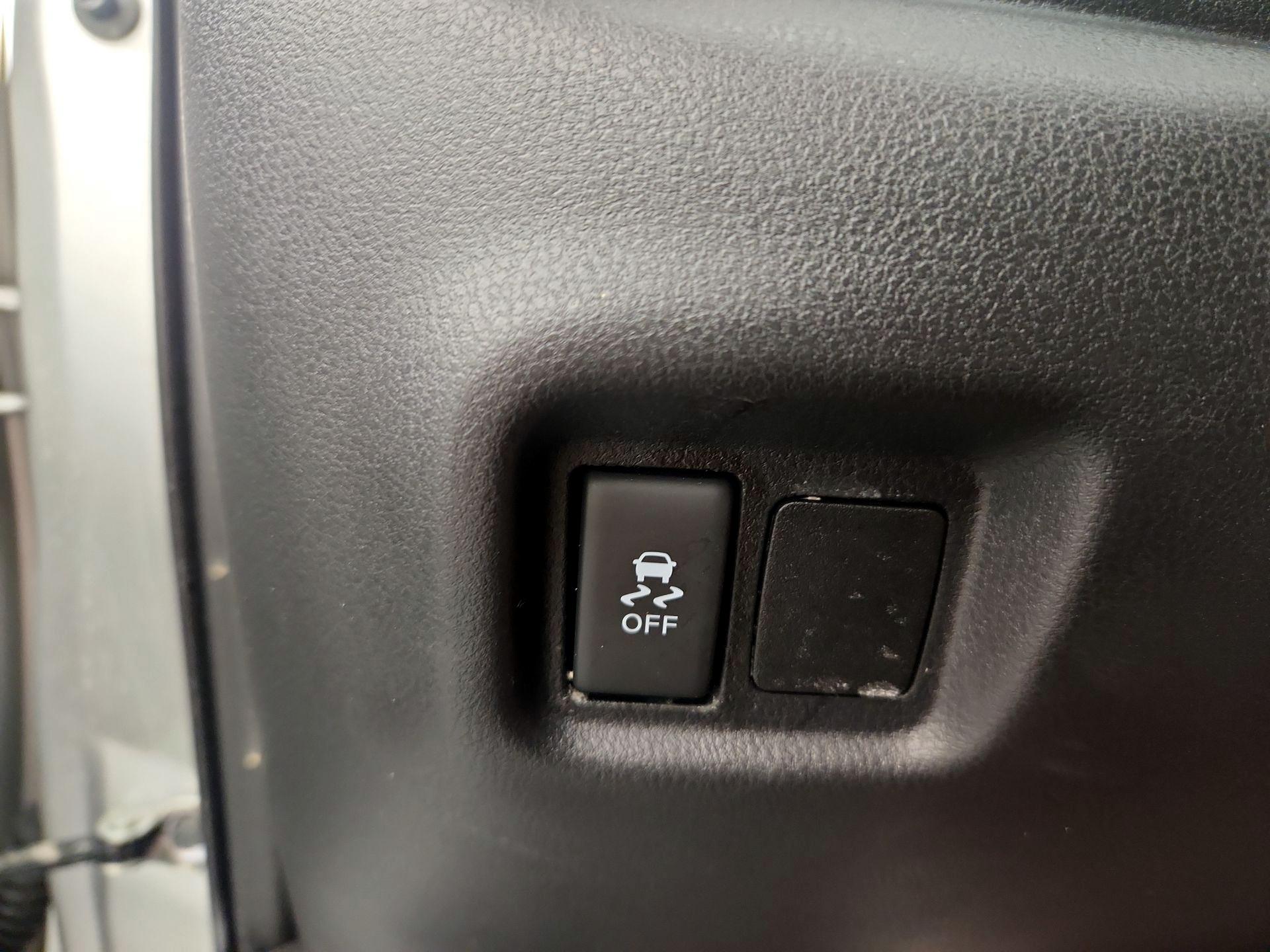 Thumbnail: 2017 Nissan Versa Note - 13